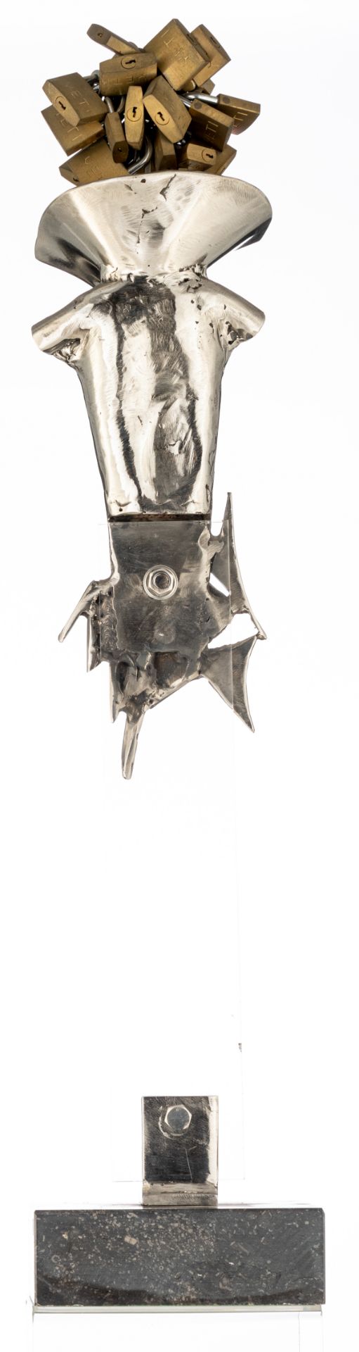 d'Ydewalle L., untitled, polished steel, padlocks and plexi on a Belgian bluestone, H 68 cm Is possi - Image 5 of 8