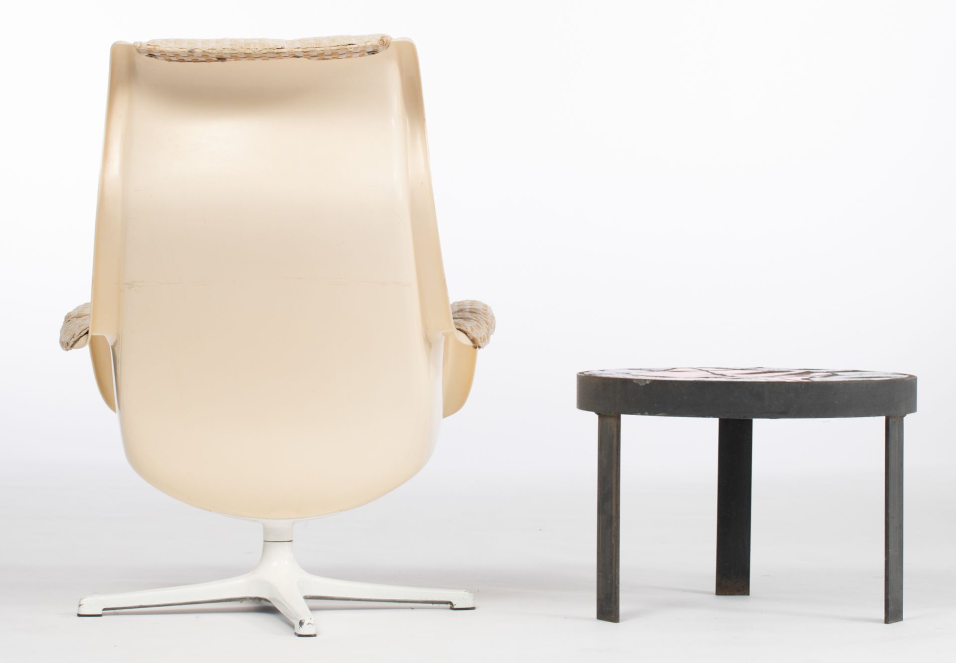A vintage '60s design occasional table with a ceramic top, signed, H 40 - ø 56,5 cm; added a '70s de - Bild 7 aus 16