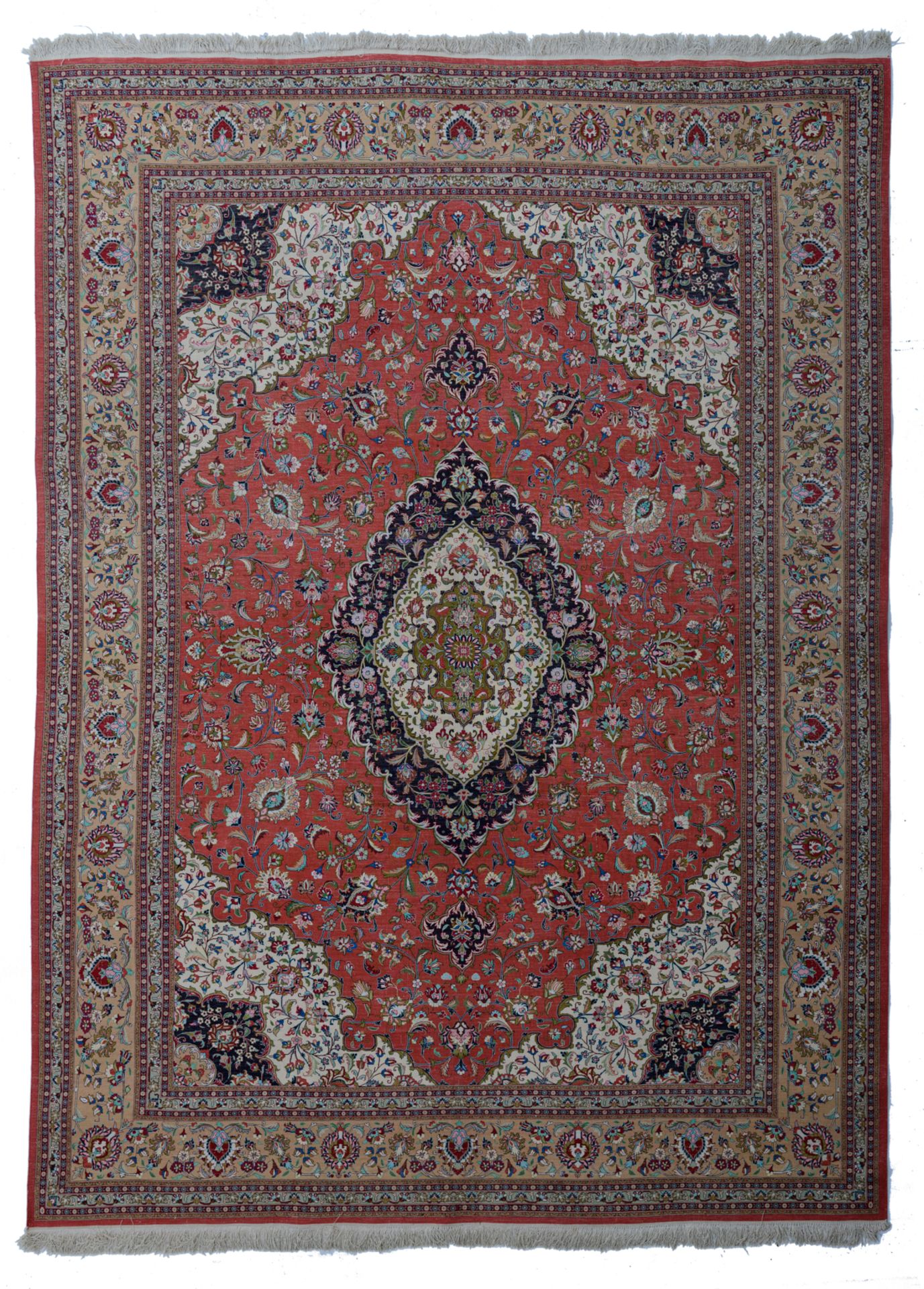 An Oriental woollen rug, floral decorated, 253 x 345 cm - Bild 2 aus 5