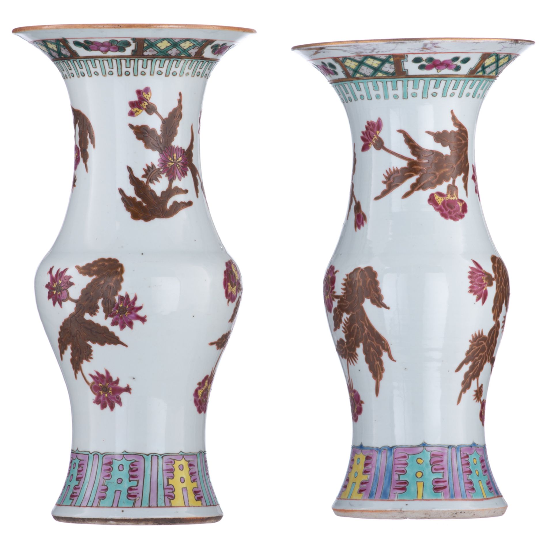 Two Chinese polychrome and famille rose floral decorated yenyen-vases, H 37 - 38 cm - Bild 2 aus 6