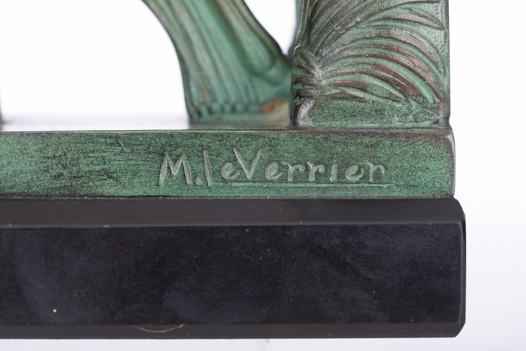 Le Verrier M., a fine pair of Art Déco bookends, shaped as jumping antilopes, patinated bronze on a - Image 7 of 8