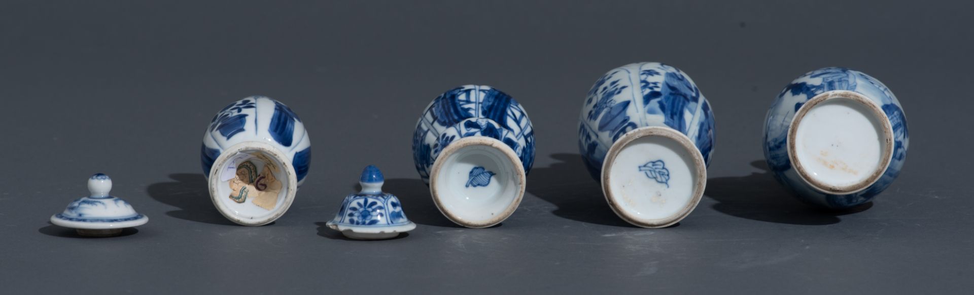 Four Chinese blue and white Kangxi period 'Long Elisa' miniature vases and three ditto floral decora - Image 7 of 17