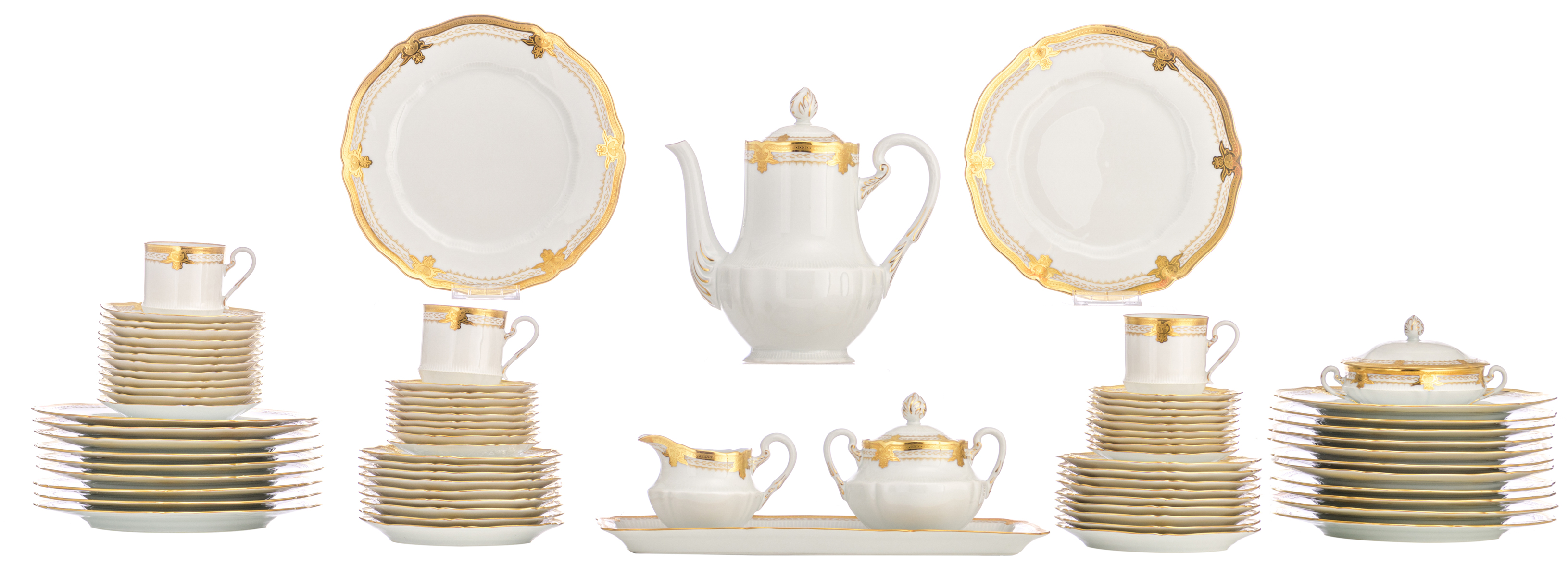 A completely gilt decorated Limoges porcelain dinner and coffee service, marked 'Haviland France', 2 - Image 2 of 10
