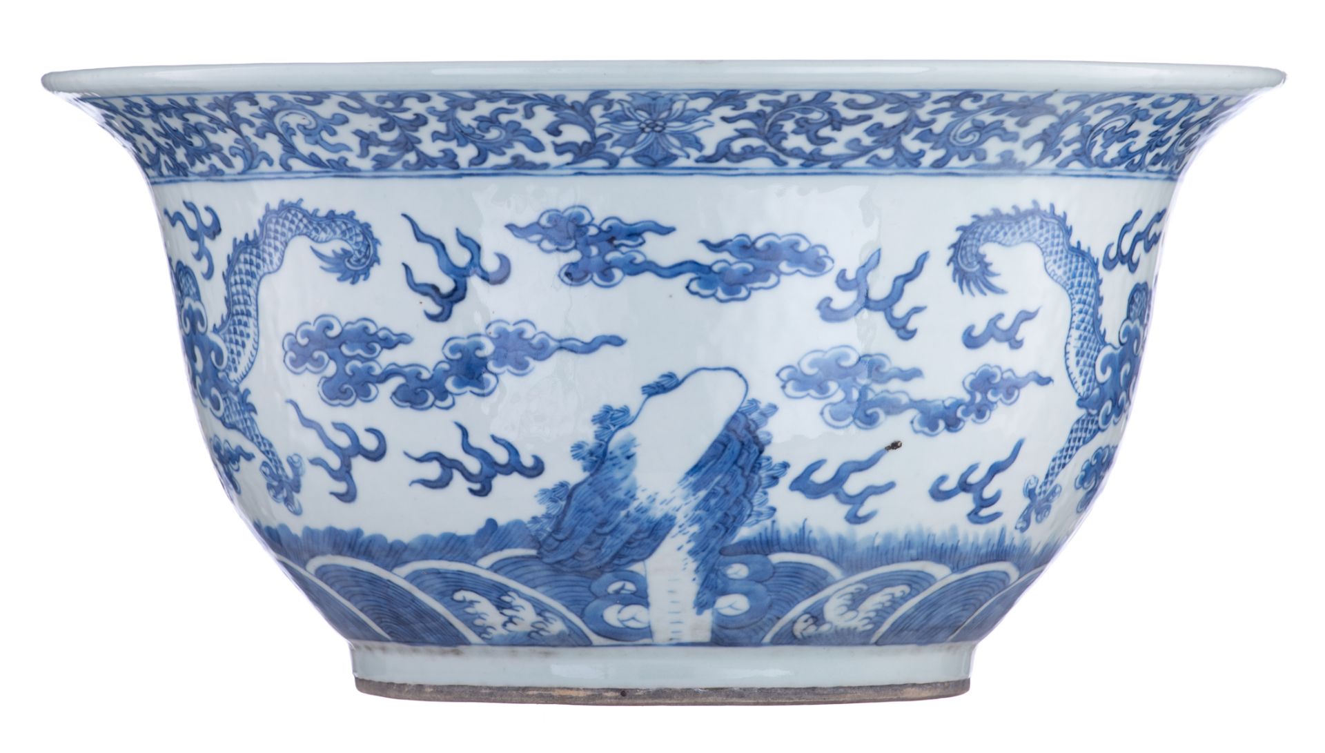 A Chinese blue and white jardinière, decorated with a pair of dragons chasing a flaming pearl amidst - Image 4 of 7