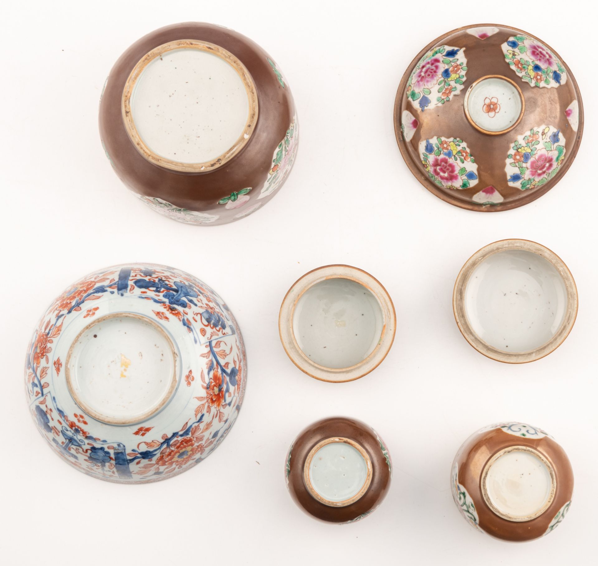 Three Chinese café au lait and famille rose ginger jars and covers, decorated with fruits and flower - Image 6 of 6