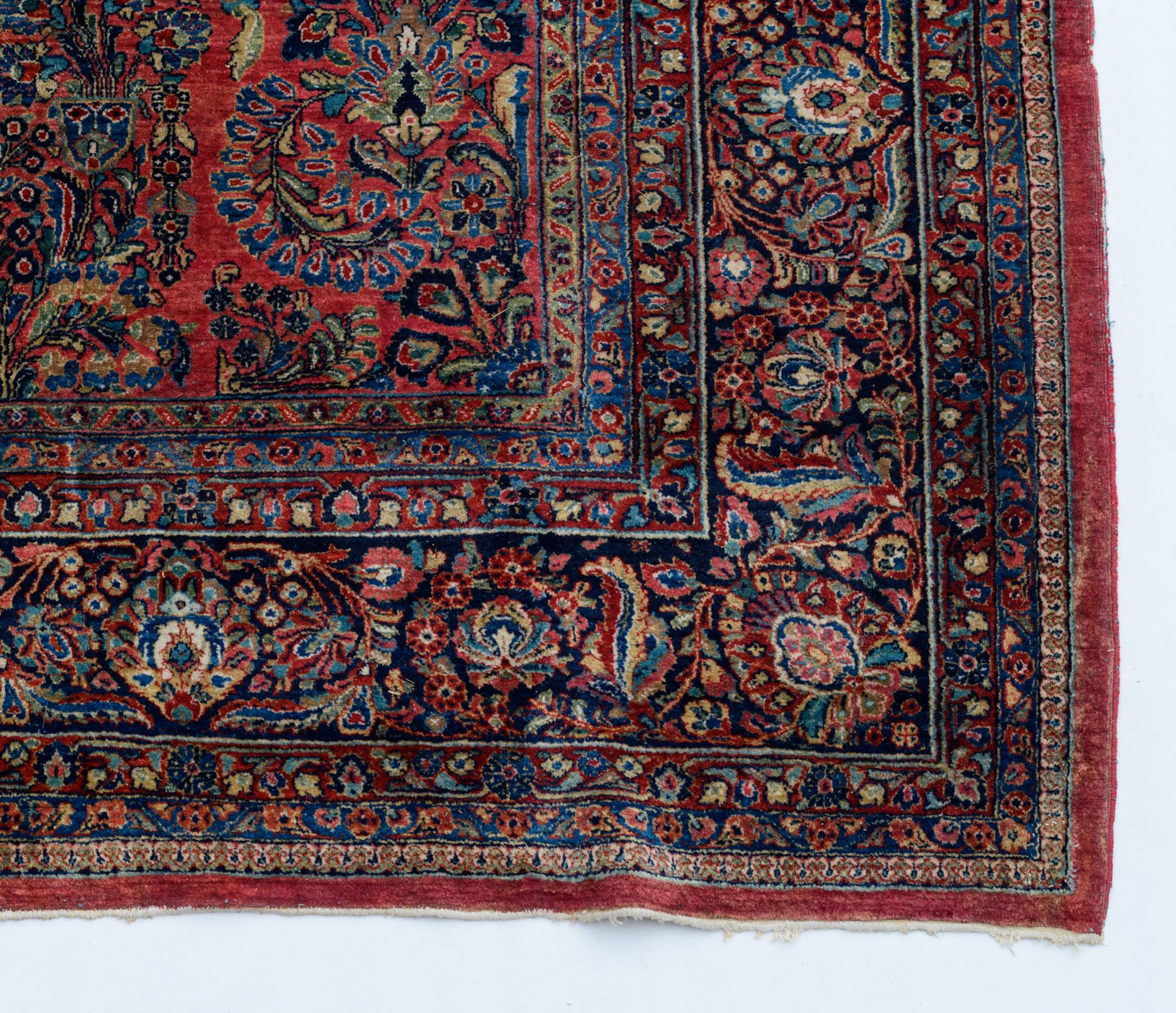 A large Oriental woollen rug, floral decorated, 306 x 511 cm - Image 5 of 5