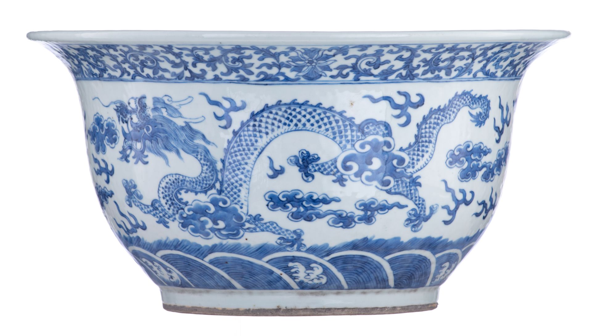 A Chinese blue and white jardinière, decorated with a pair of dragons chasing a flaming pearl amidst - Image 3 of 7