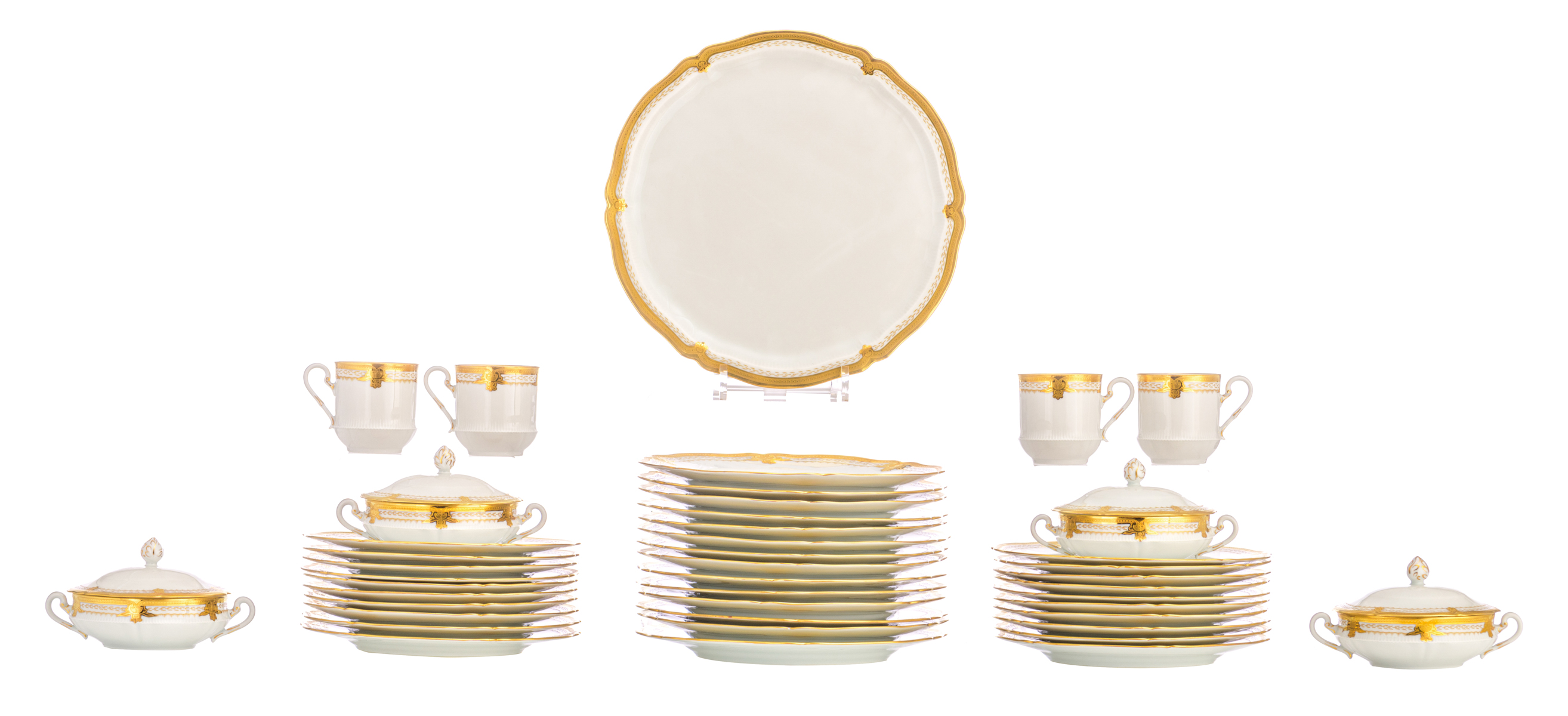 A completely gilt decorated Limoges porcelain dinner and coffee service, marked 'Haviland France', 2 - Image 3 of 10