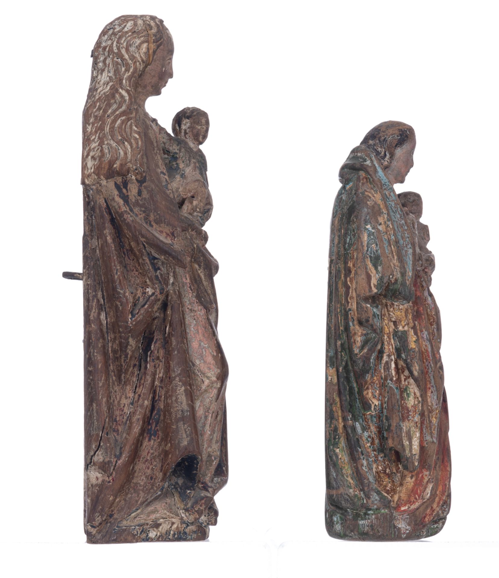 A 16th/17thC oak sculpture with traces of polychrome paint representing the Nursing Madonna, Souther - Bild 4 aus 7