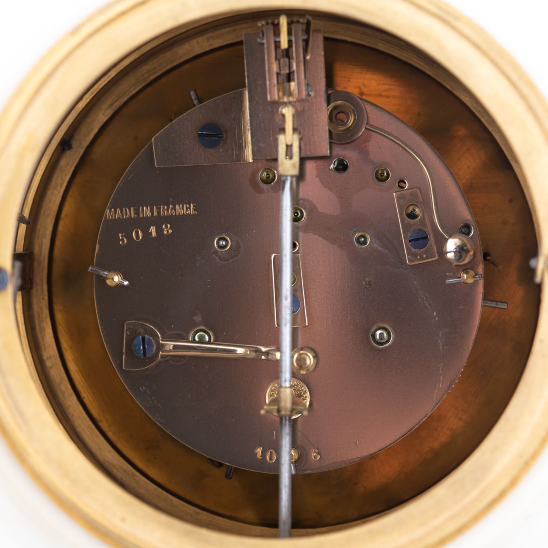 A Neoclassical Carrara marble and gilt bronze three-piece mantle clock garniture, decorated with two - Image 8 of 9