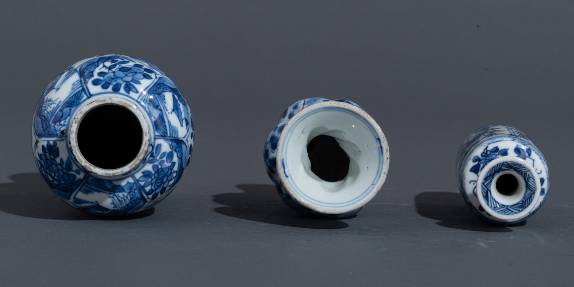 Four Chinese blue and white Kangxi period 'Long Elisa' miniature vases and three ditto floral decora - Image 16 of 17