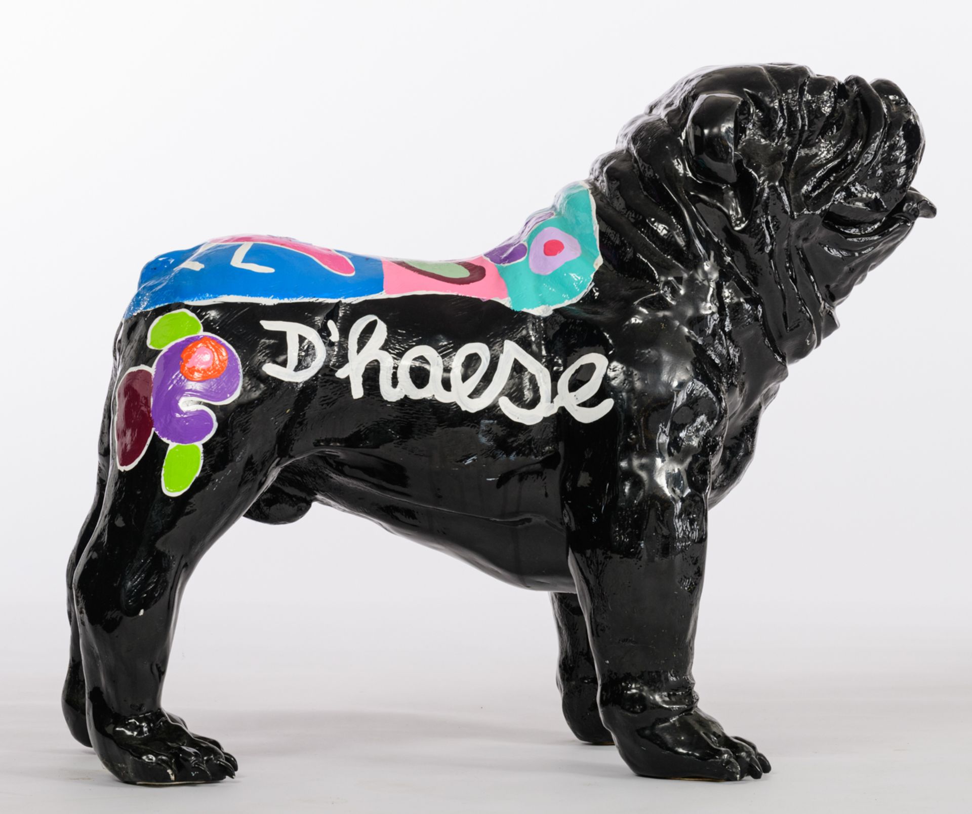 D’Haese H., 'I love you', a polychrome painted black polyester sculpture of a bulldog, H 70 - W 90 c - Bild 4 aus 7