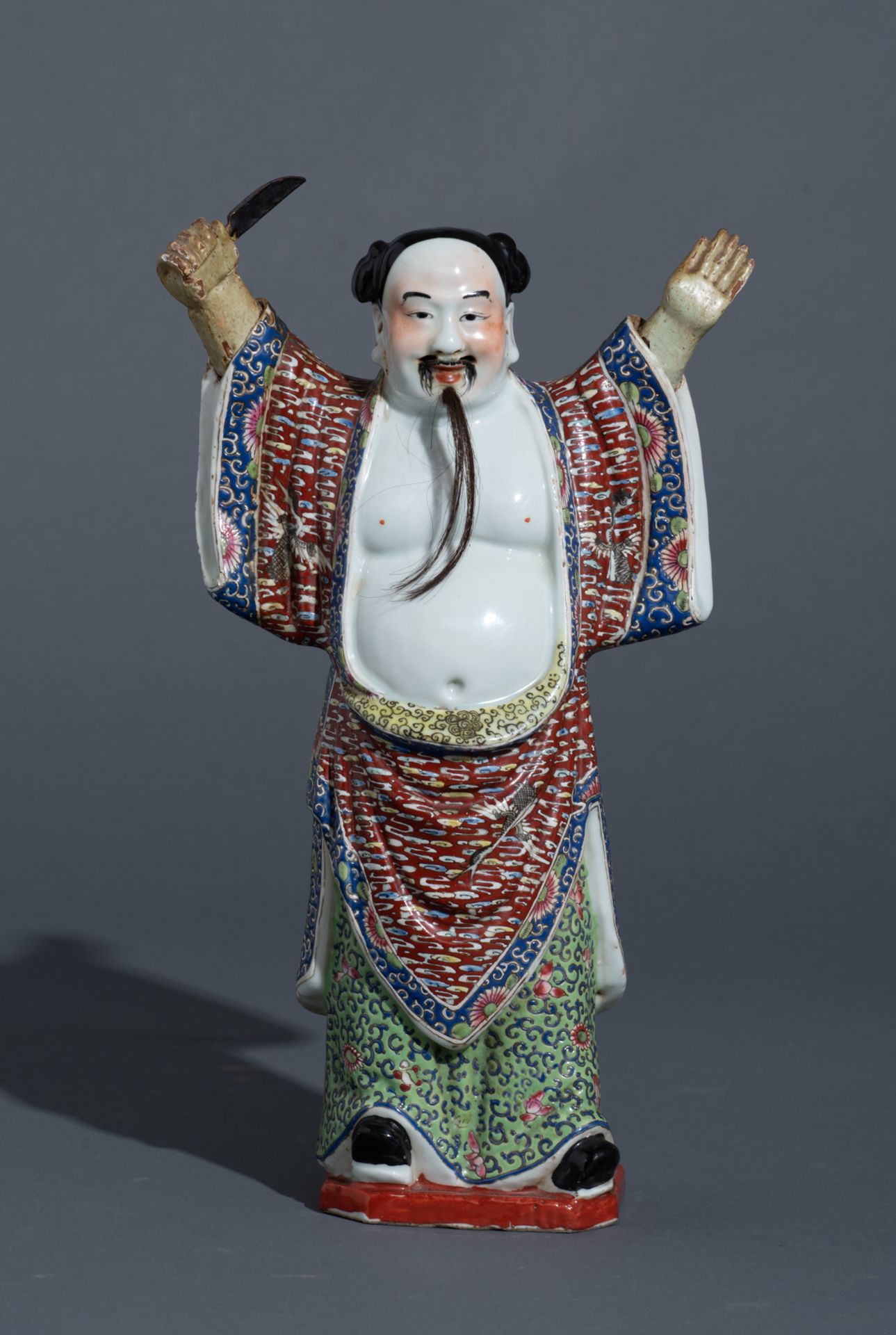 A Chinese famille rose figure of Zhongli Quan, with an impressed four-character mark, 19thC, H 35,5 - Bild 3 aus 9