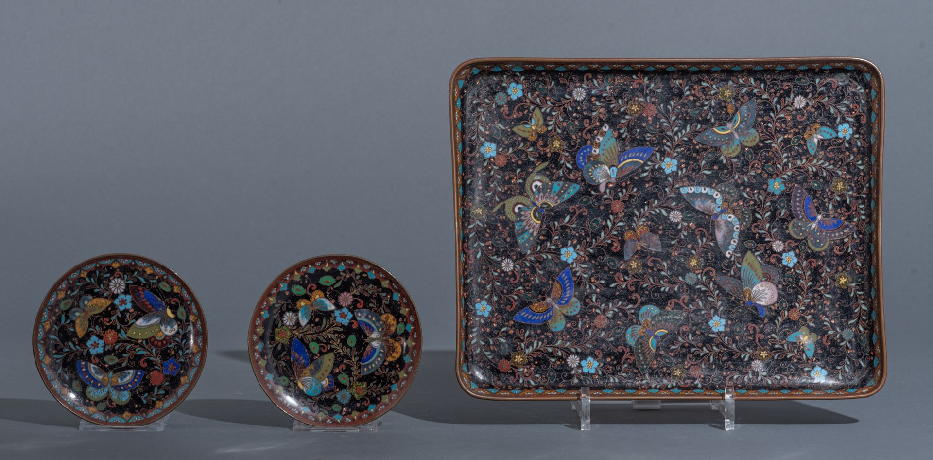 A Japanese cloisonné enamel tea set, i.e. a tray, two cups and saucers, a teapot and cover, a milk j - Image 2 of 9