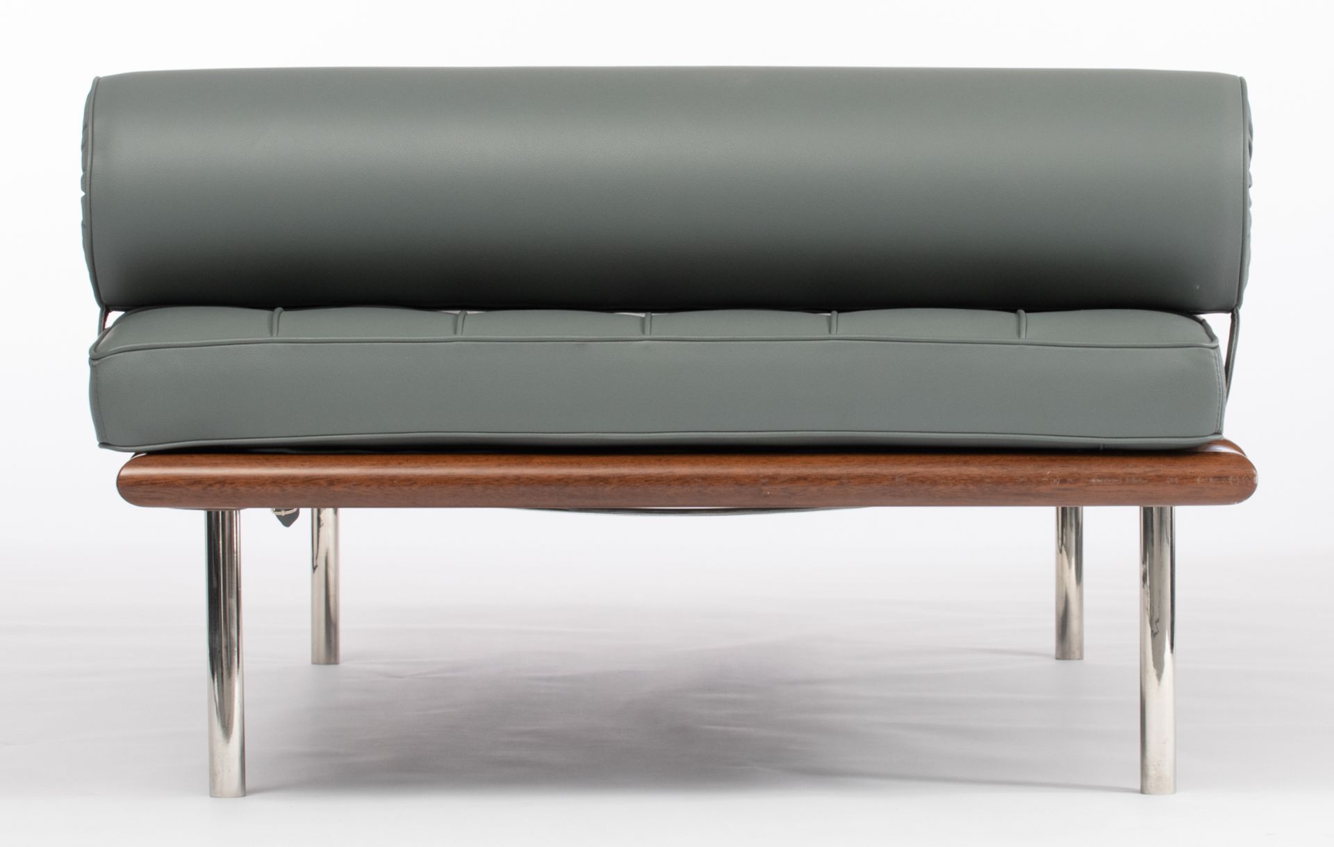 A grey leather upholstered Barcelona daybed, design by Ludwig Mies van der Rohe for Knoll Internatio - Bild 5 aus 10