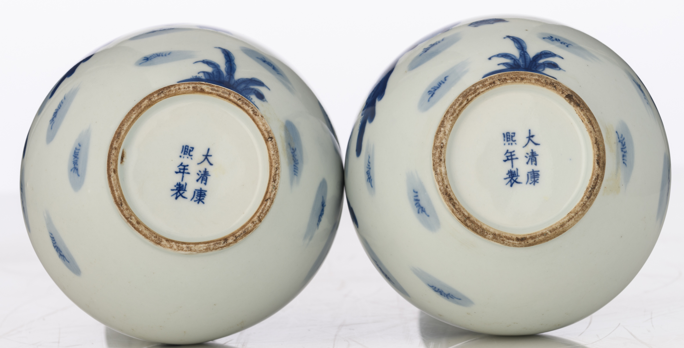 Two nearly identical Chinese blue and white bottle vases, decorated with Long Elisa and the playing - Image 6 of 9