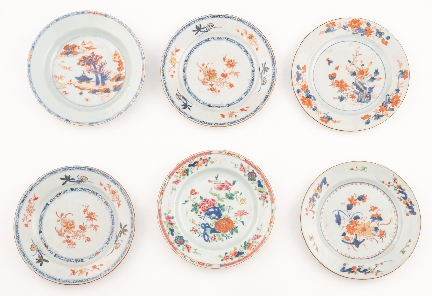 Eleven Chinese export porcelain dishes, floral decorated in Imari, famille rose, and underglaze blue - Image 2 of 11