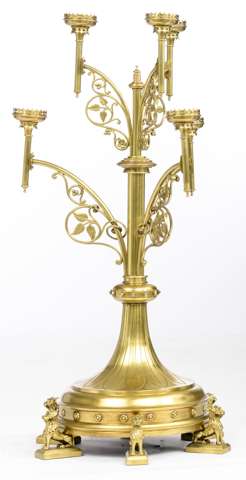 An imposing bronze Gothic Revival floor candelabra on lion-shaped feet, the six arms decorated with - Bild 2 aus 6