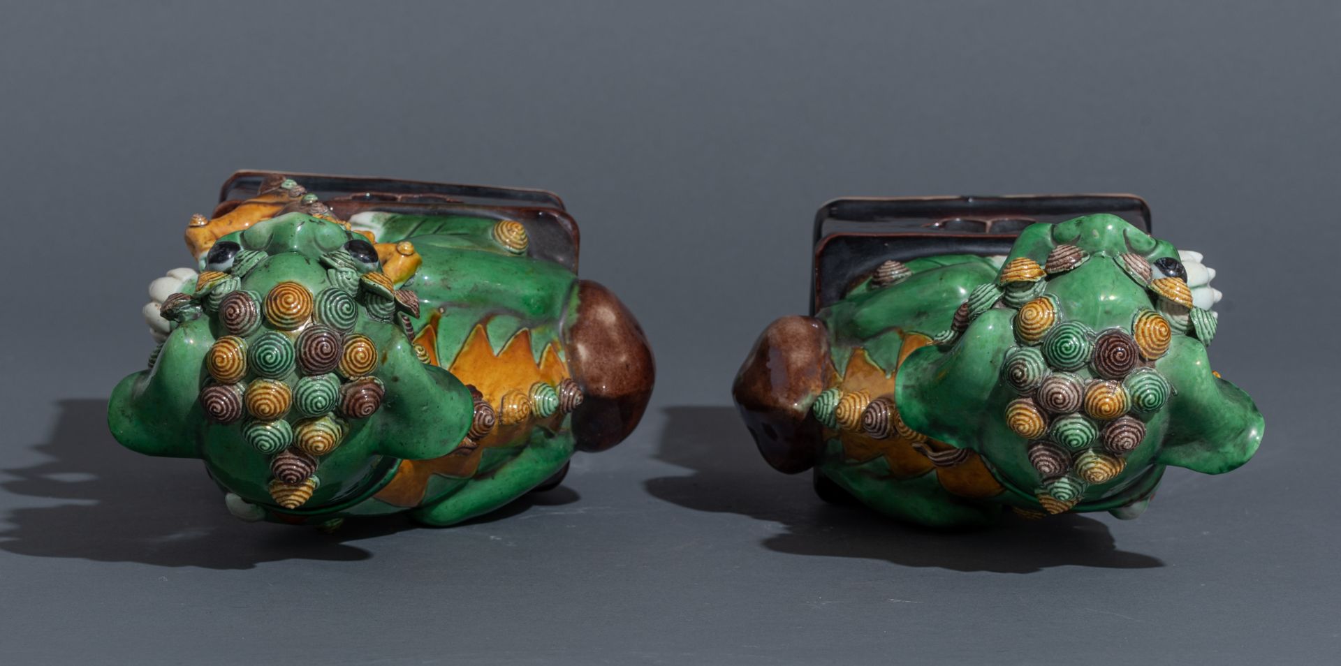 A pair of sancai Fu lions; added five polychrome decorated figures, depicting standing figures, i.e. - Image 6 of 13