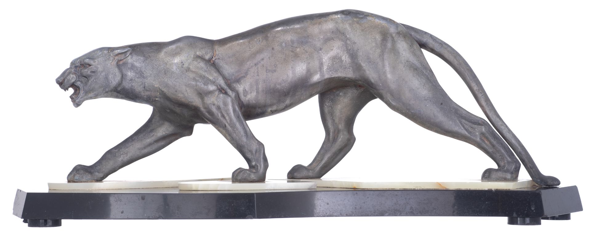 An Art Deco sculpture of a roaring panther, zamac on a noir Belge and green onyx base, H 18,5 - 24 - - Bild 2 aus 6