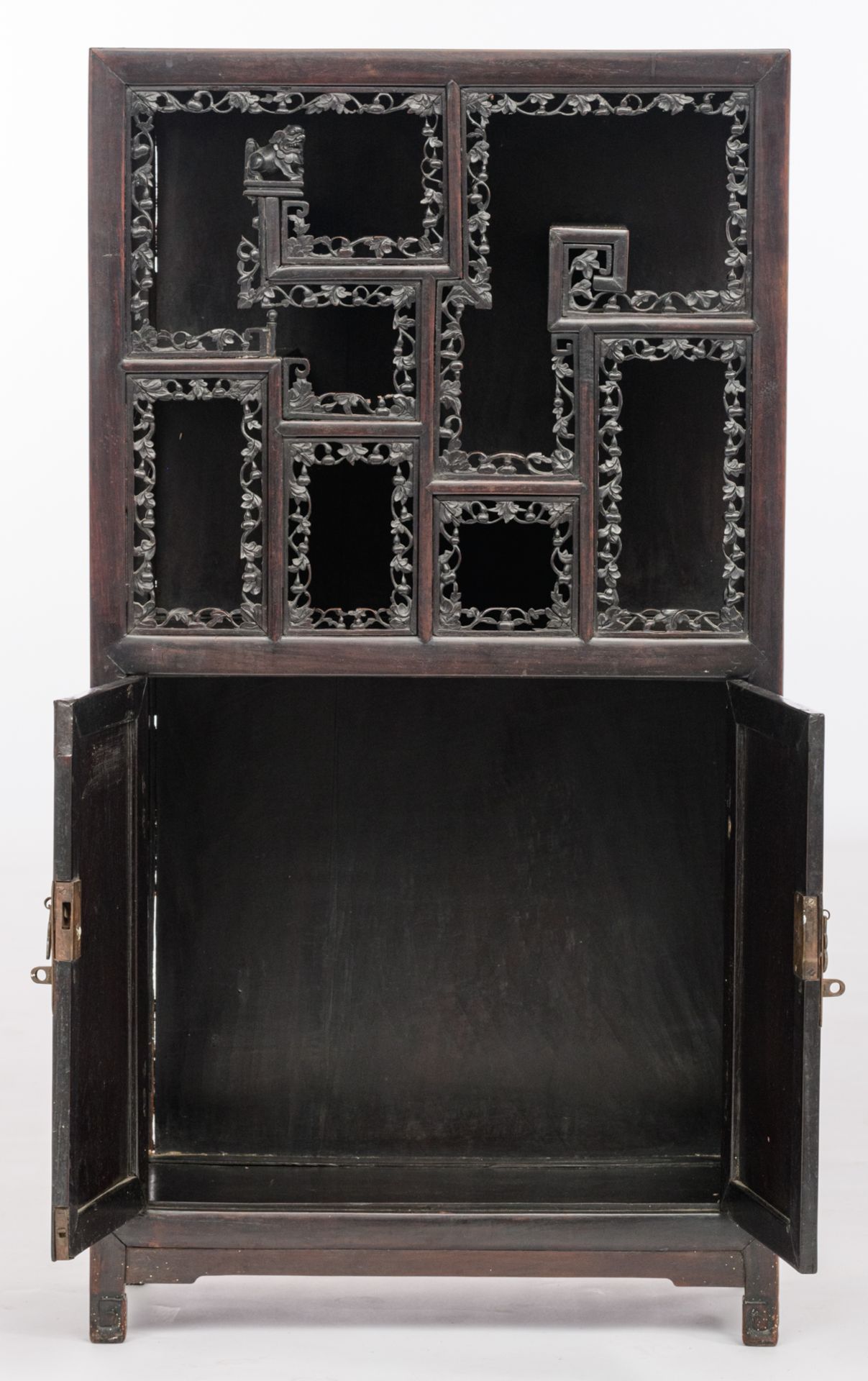 A Chinese exotic hardwood display cabinet, with richly carved open work bands and brass mounts, deco - Bild 3 aus 8