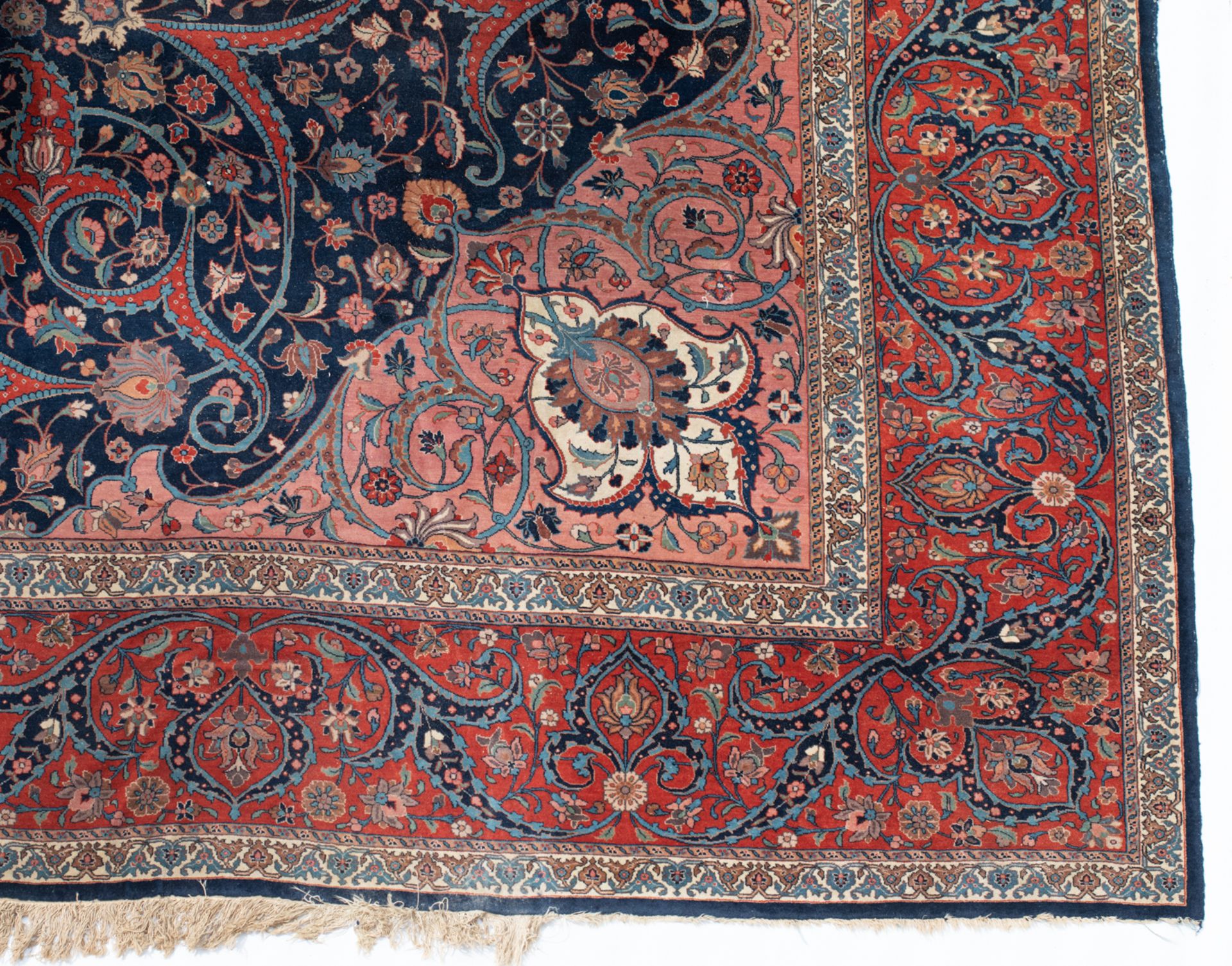 A fine Oriental woollen carpet, floral decorated, 333 x 492 cm - Bild 4 aus 6