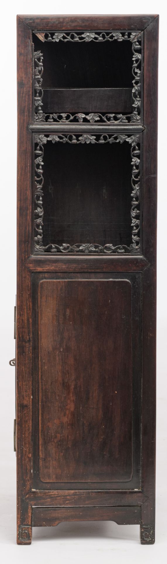 A Chinese exotic hardwood display cabinet, with richly carved open work bands and brass mounts, deco - Bild 4 aus 8
