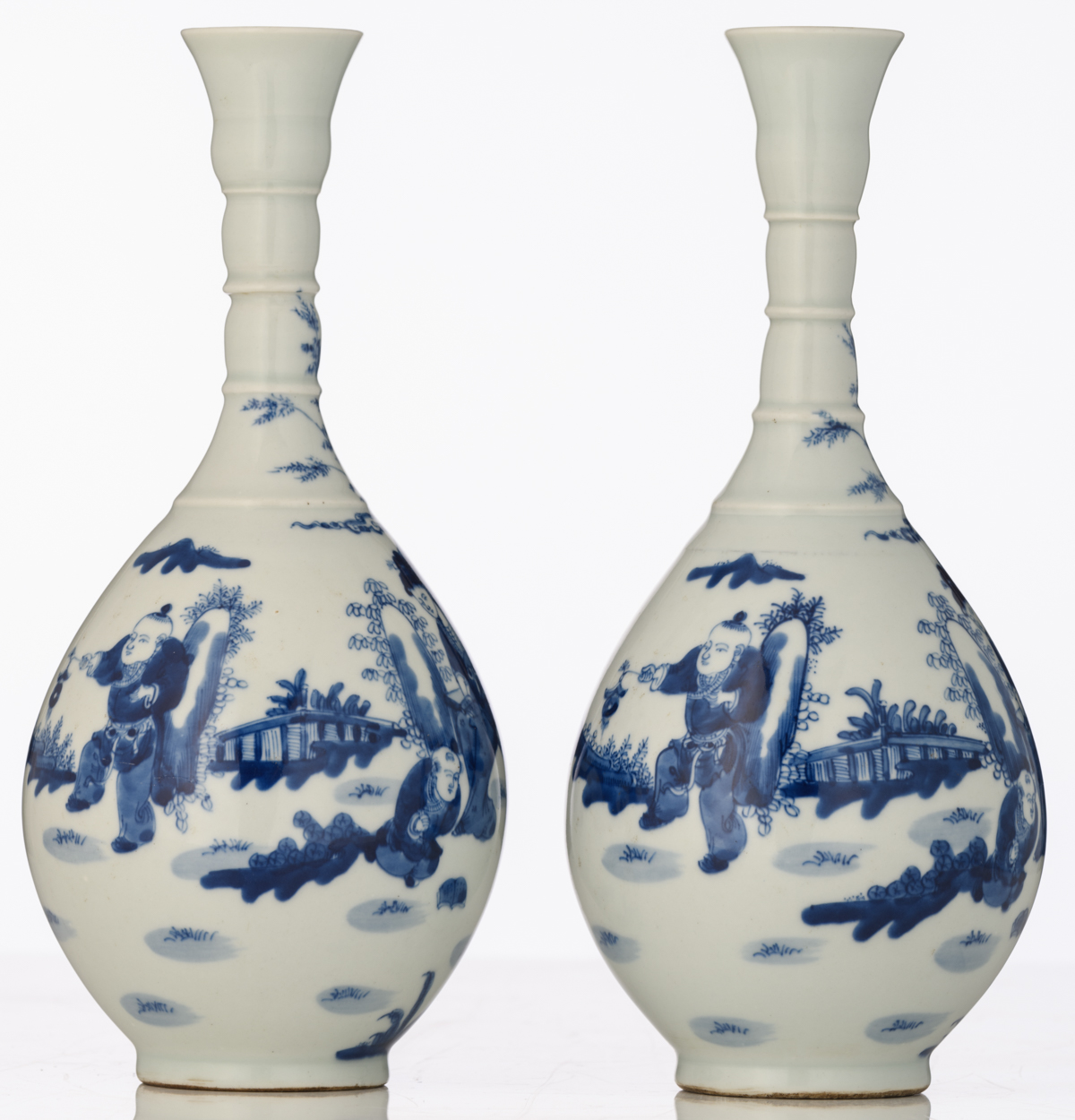 Two nearly identical Chinese blue and white bottle vases, decorated with Long Elisa and the playing - Image 5 of 9