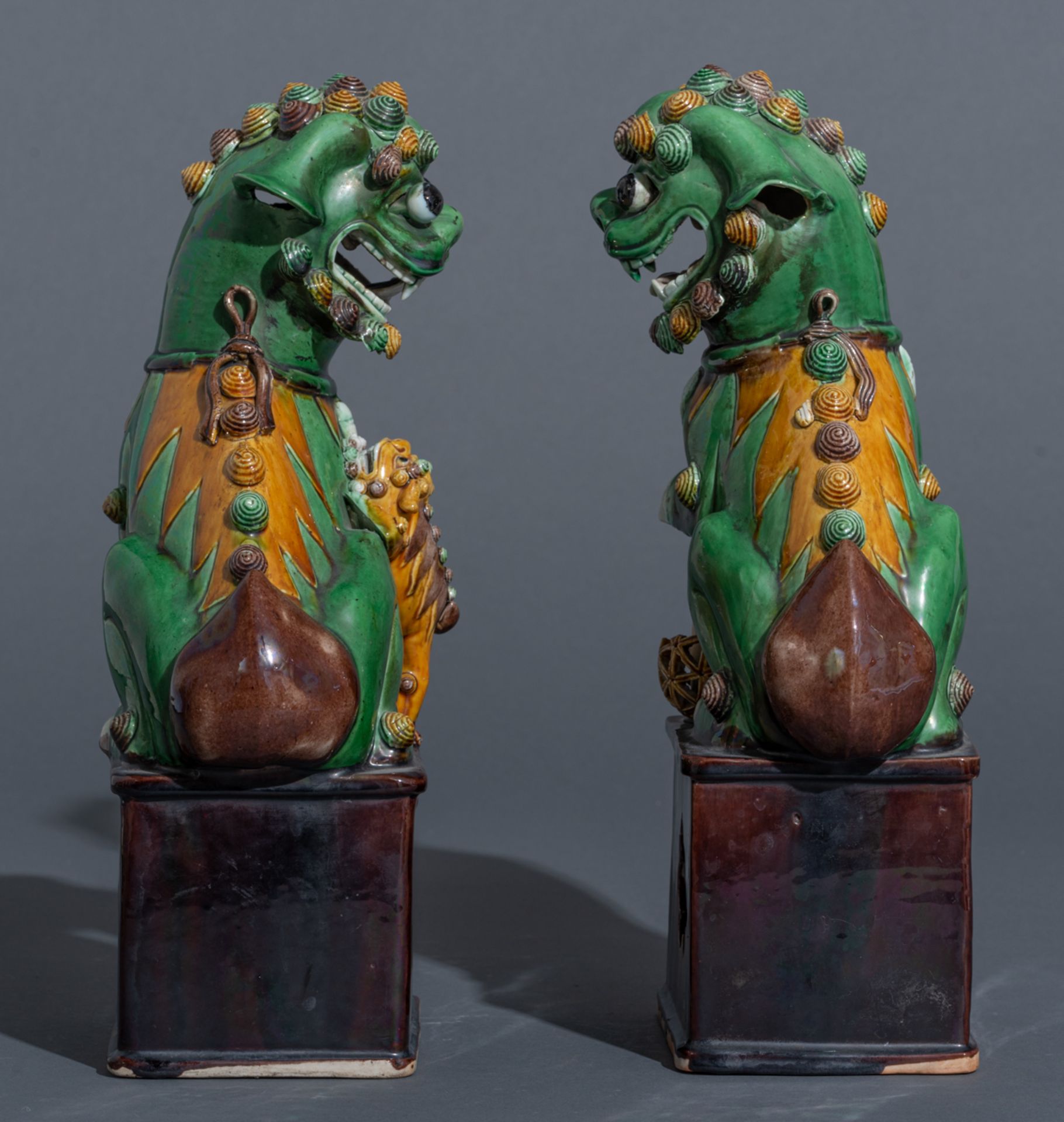 A pair of sancai Fu lions; added five polychrome decorated figures, depicting standing figures, i.e. - Image 3 of 13