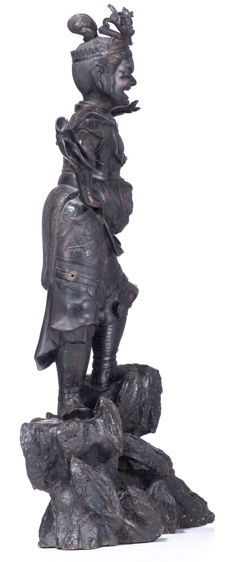 No visible signature, a Chinese temple guard, patinated bronze and semi-precious stone inlay, H 60,5 - Bild 4 aus 5