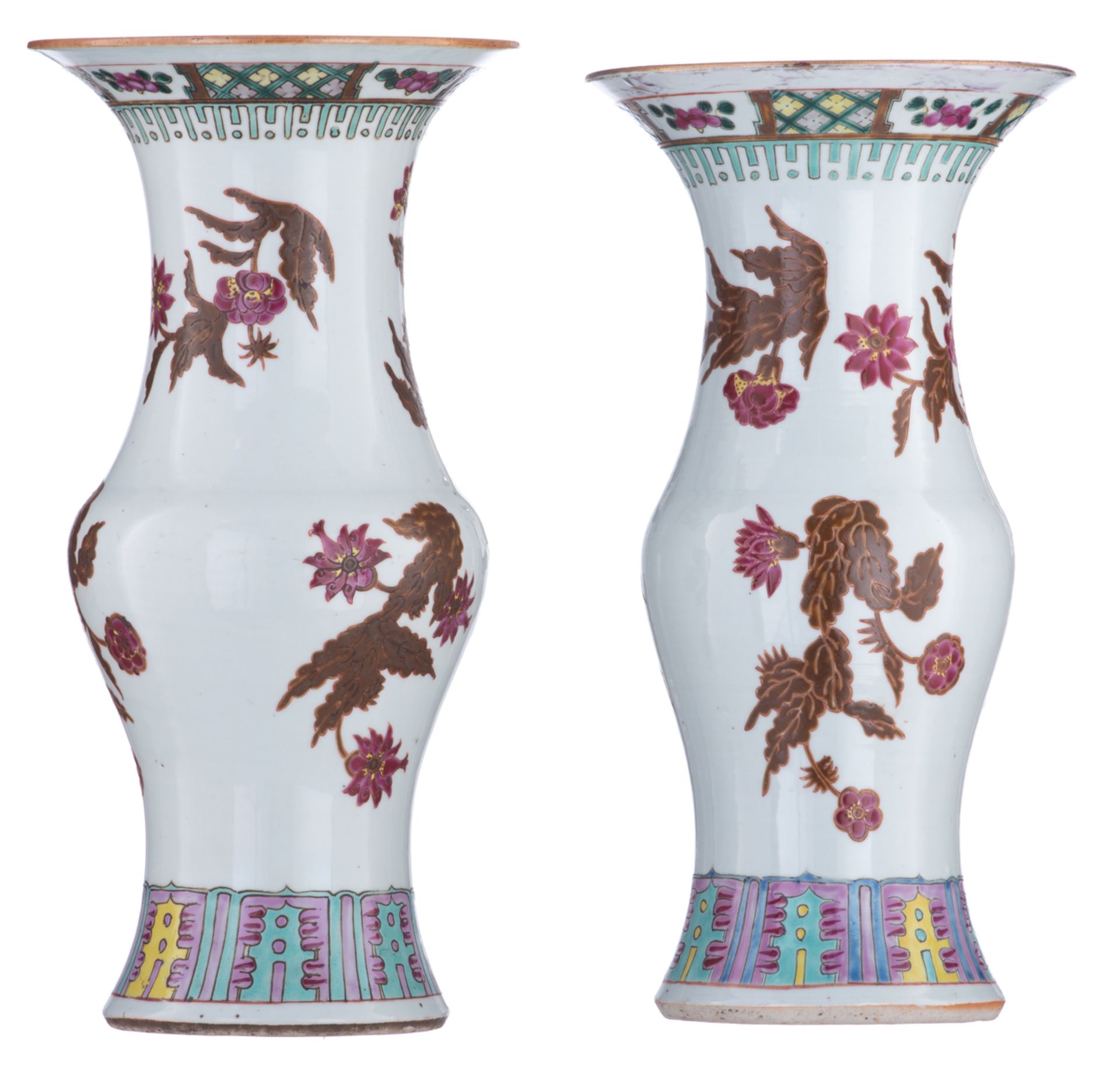 Two Chinese polychrome and famille rose floral decorated yenyen-vases, H 37 - 38 cm - Bild 3 aus 6