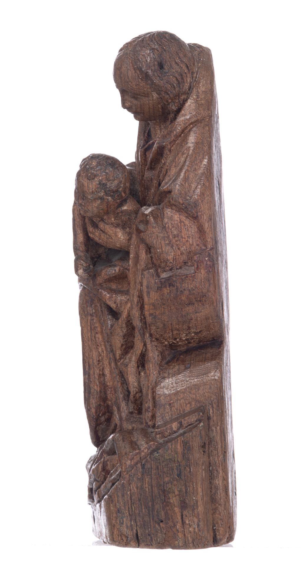 A very fine carved late 15th/early 16thC oak sculpture depicting the Holy Mother and Child, Southern - Image 2 of 7