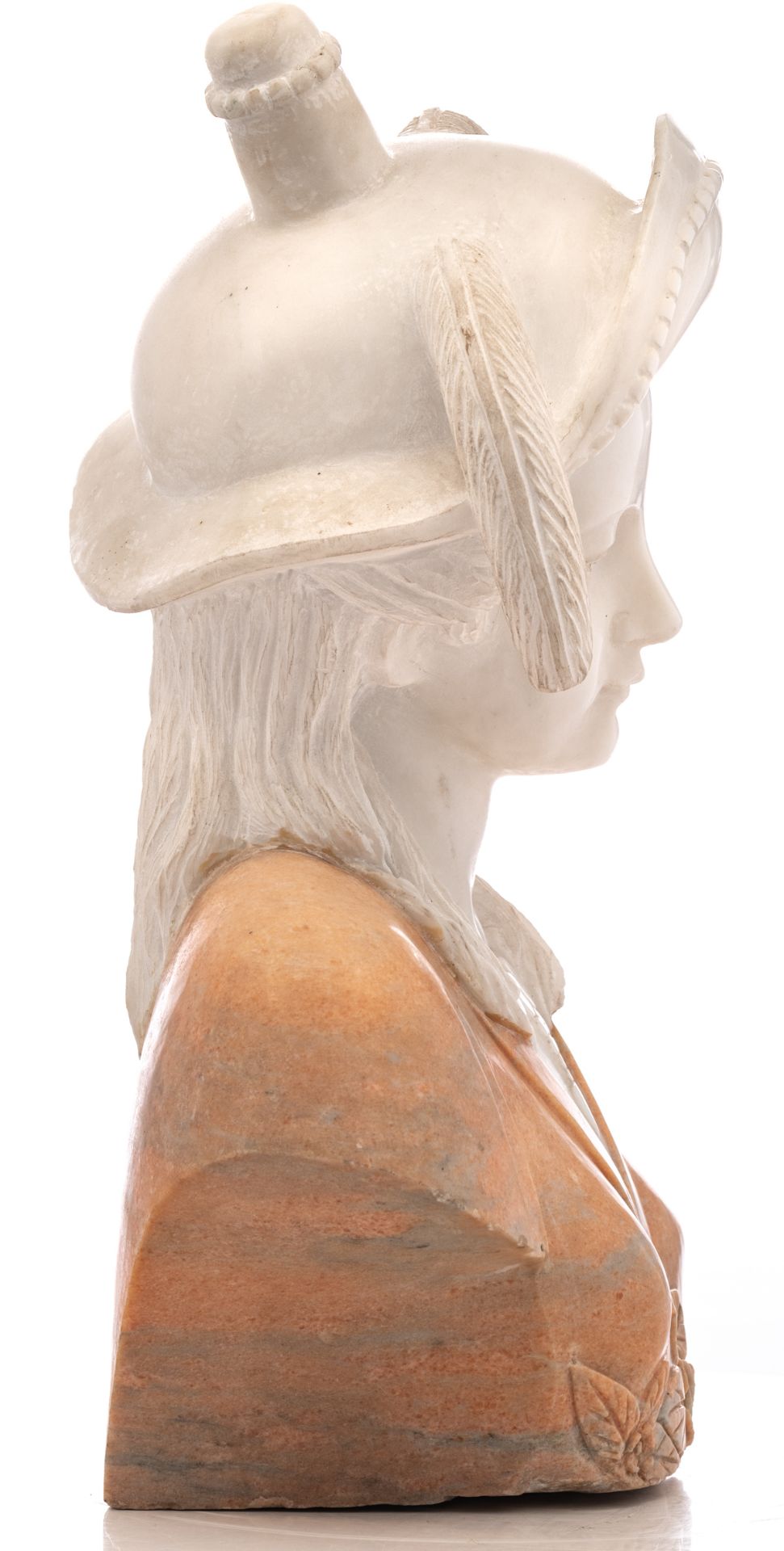 No visible signature, the bust of a beauty wearing a hat, Carrara and Rosso Verona marble, H 60 cm - Bild 5 aus 5