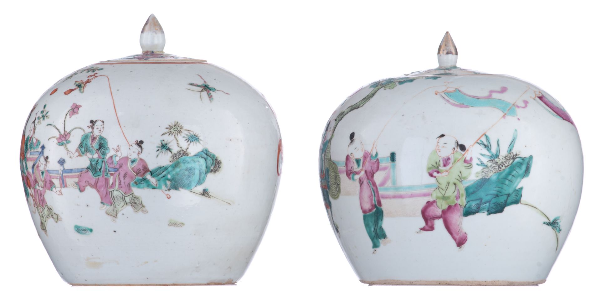 A pair of Chinese famille rose ginger jars, decorated with playing boys in a garden, 19thC, H 23,5 c - Bild 2 aus 6