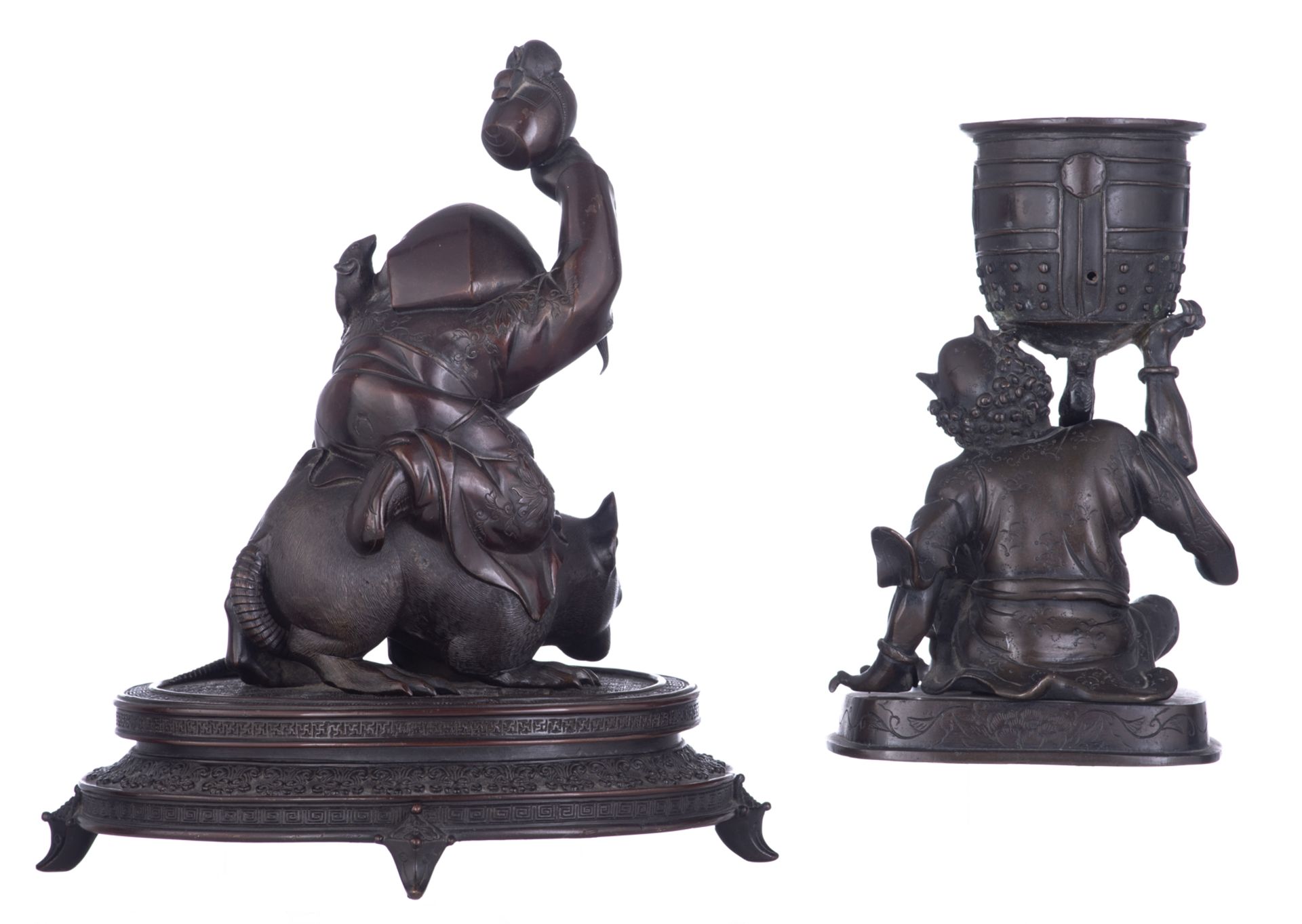 A Japanese bronze statue of the Buddhist god Daikoku, seated on a rat, on a base; added a ditto stat - Bild 3 aus 6