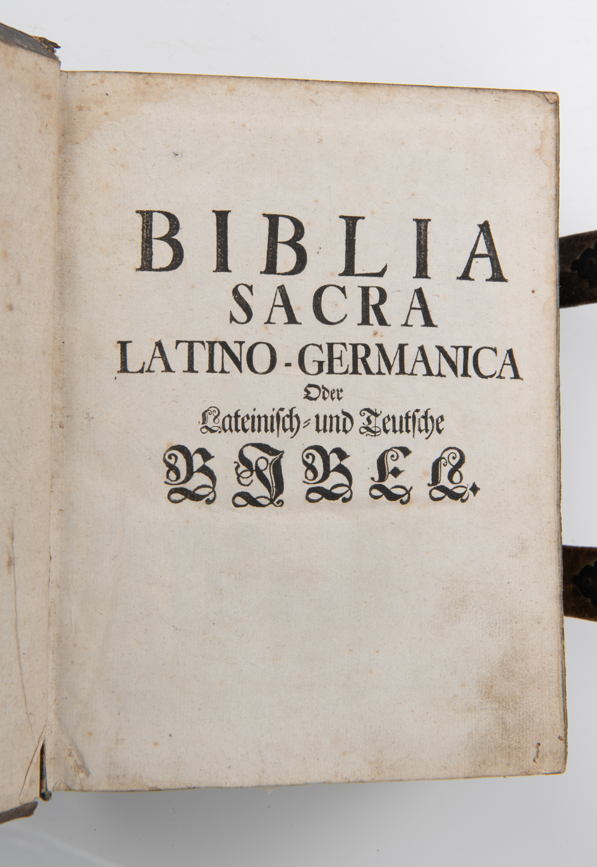 A rare bilingual Latin-German Catholic bible, based on the Ulenberg bible and the Vulgate text, 'Bib - Image 6 of 17