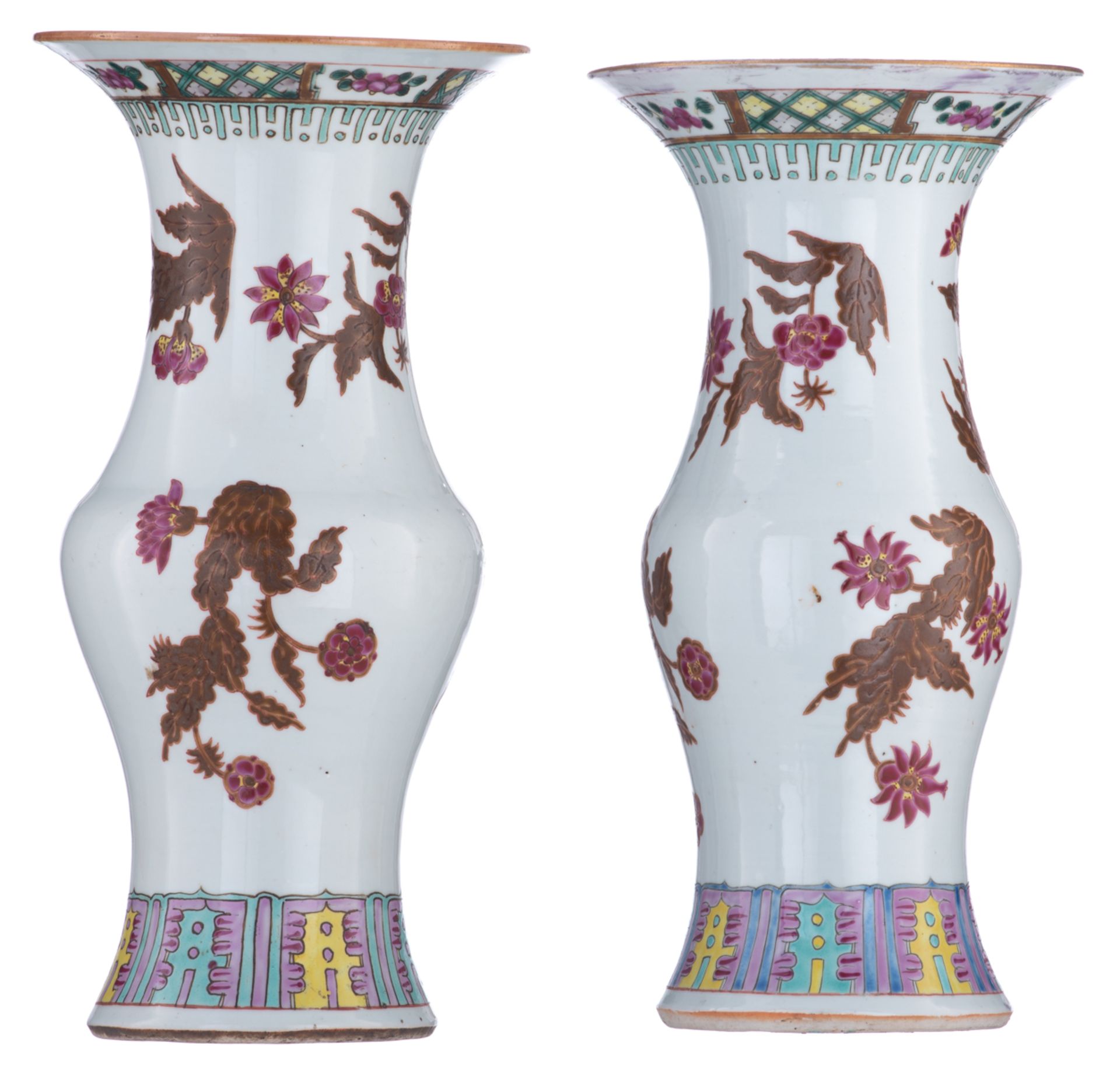 Two Chinese polychrome and famille rose floral decorated yenyen-vases, H 37 - 38 cm - Bild 4 aus 6