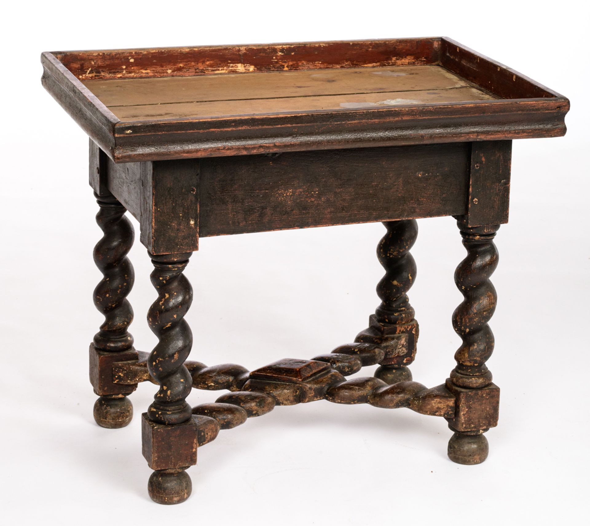 A Southern Europe Baroque style polychrome decorated pine table, with spiral, turned legs, the reser - Bild 6 aus 10