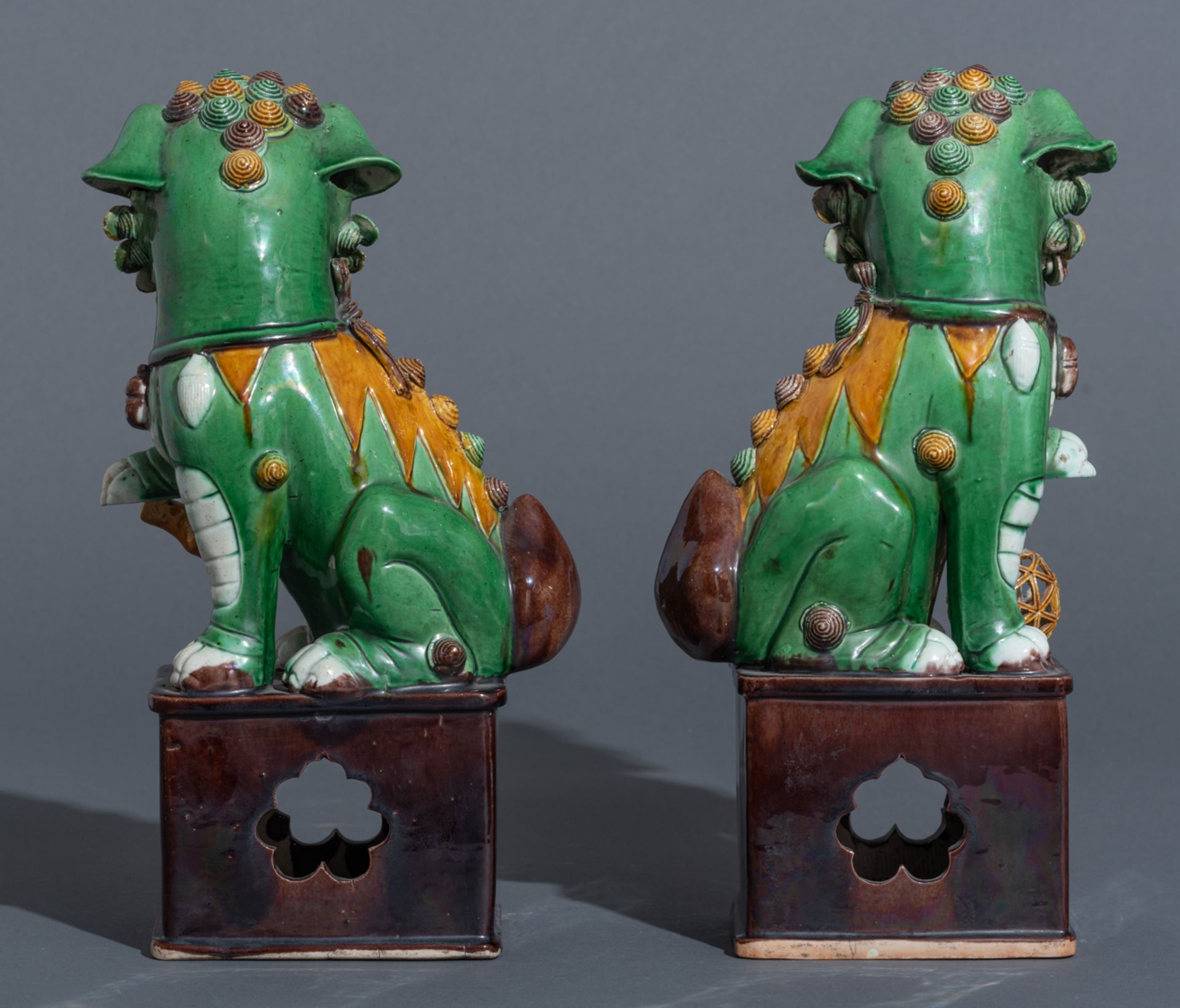 A pair of sancai Fu lions; added five polychrome decorated figures, depicting standing figures, i.e. - Image 4 of 13