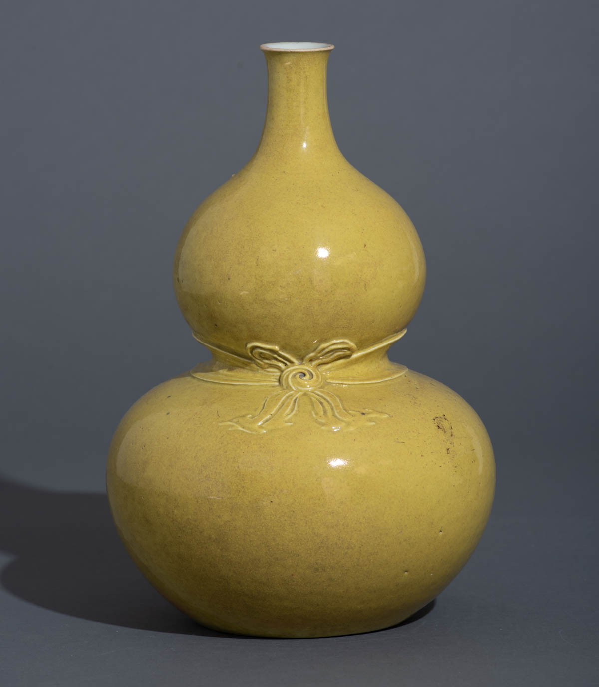 A Chinese yellow monochrome glazed double gourd vase - Image 2 of 8