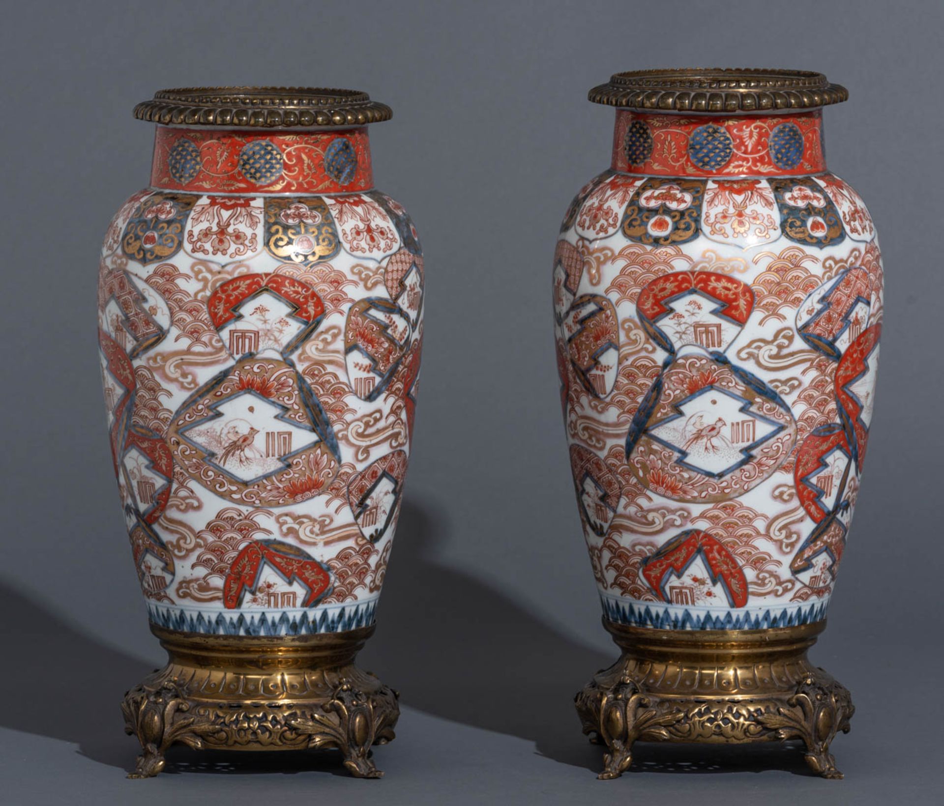 Two Japanese floral decorated Imari vases - Image 10 of 13