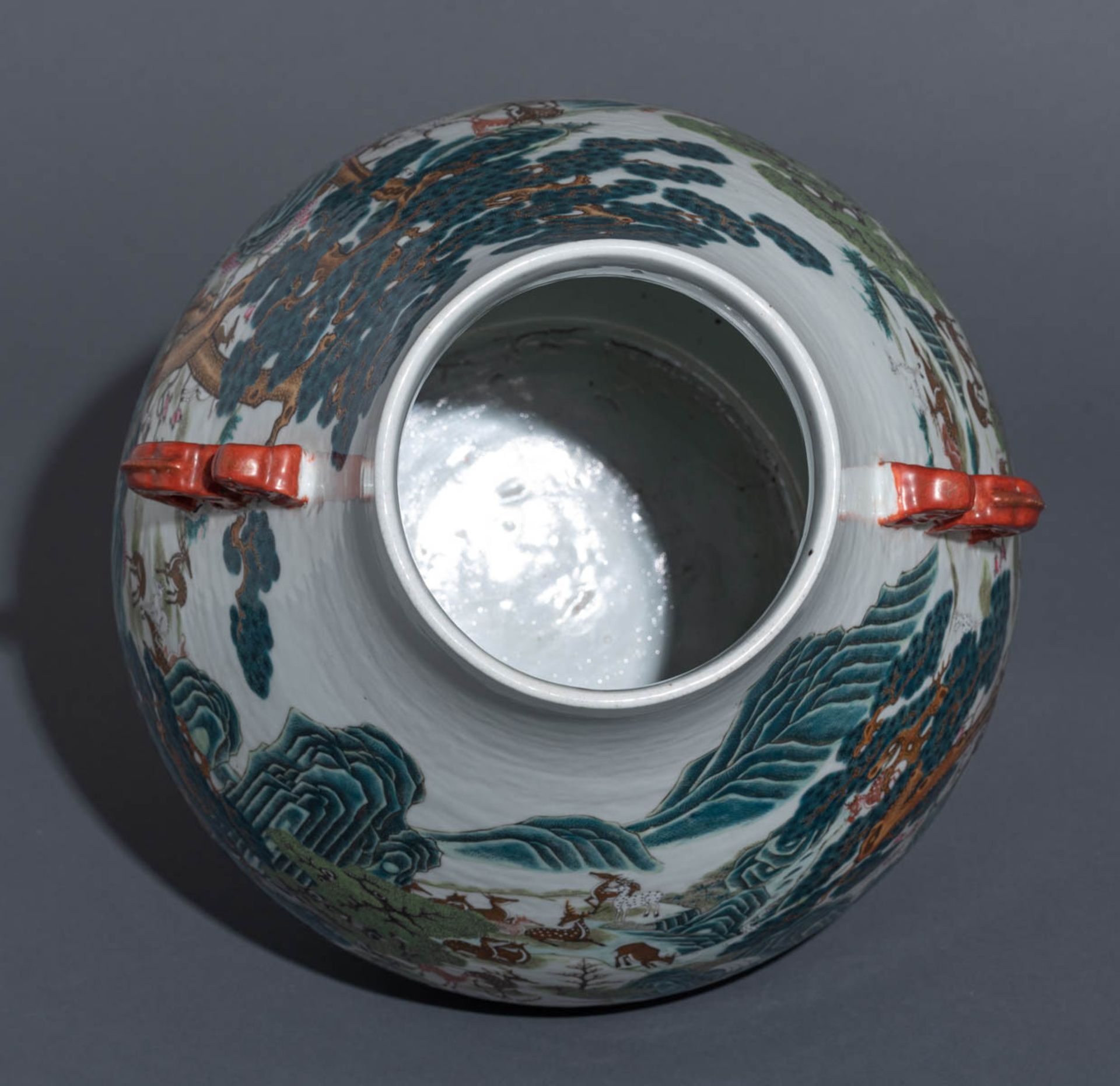 A Chinese yangcai hu vase - Bild 16 aus 16