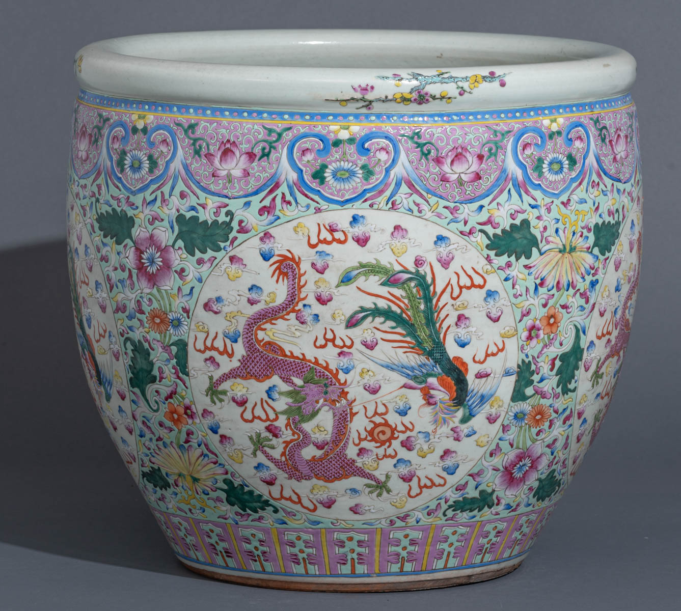 A large Chinese famille rose floral decorated jardinière - Image 4 of 7