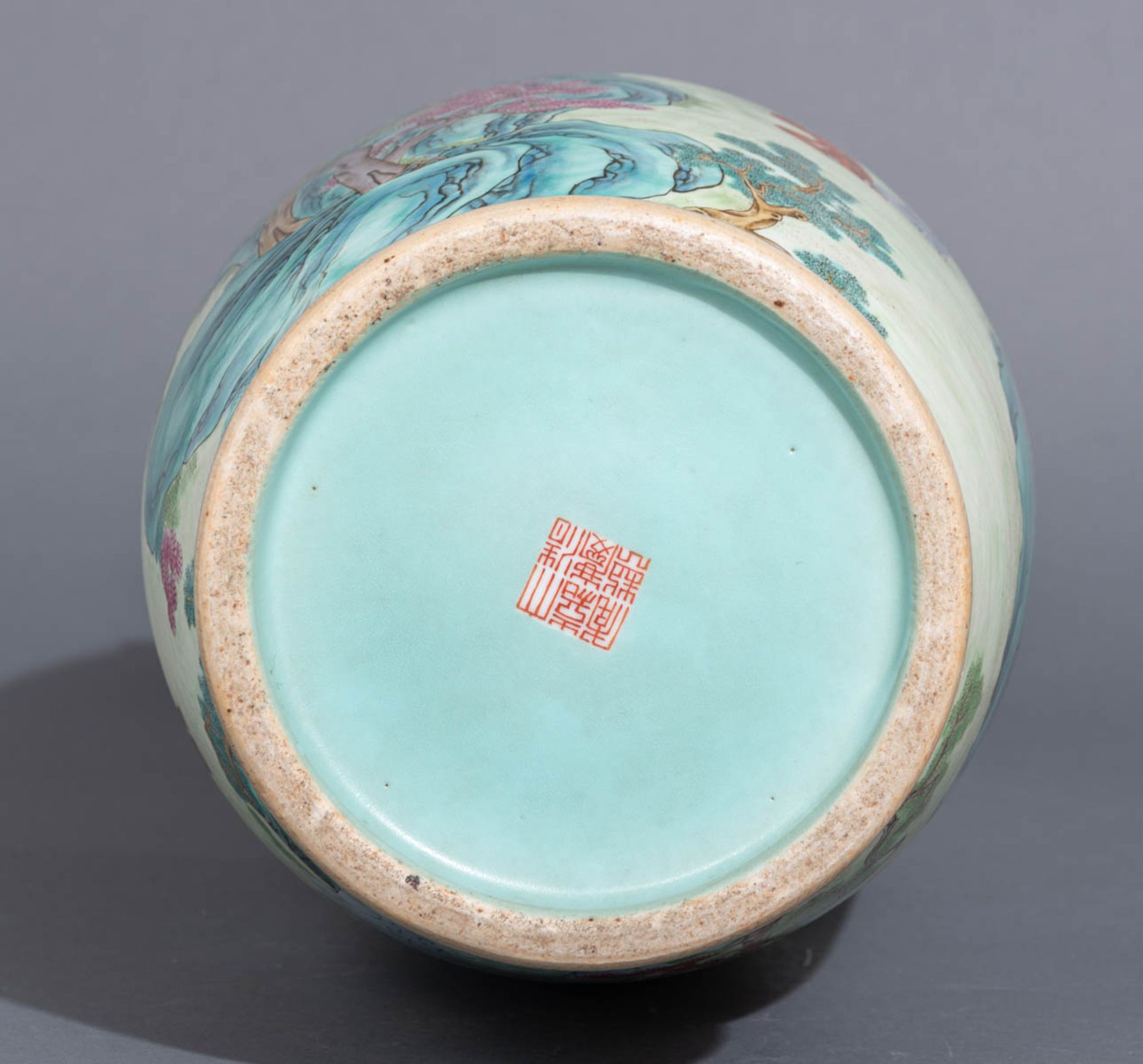 A Chinese famille rose and turquoise glazed vase - Bild 7 aus 8