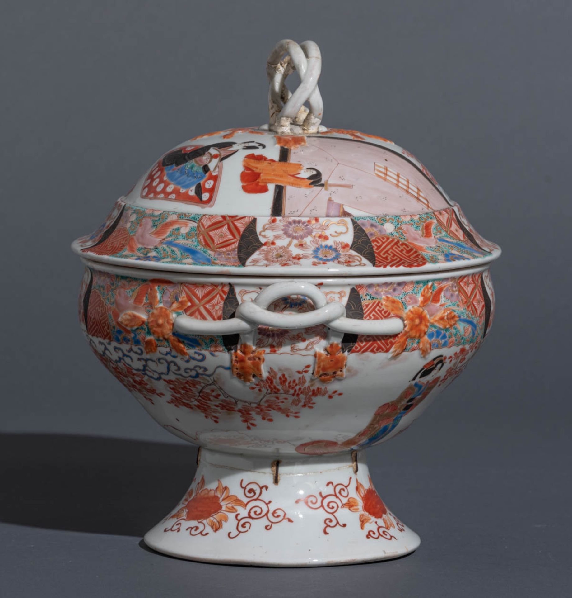 A Japanese Arita Imari assembled dinner service - Image 8 of 194