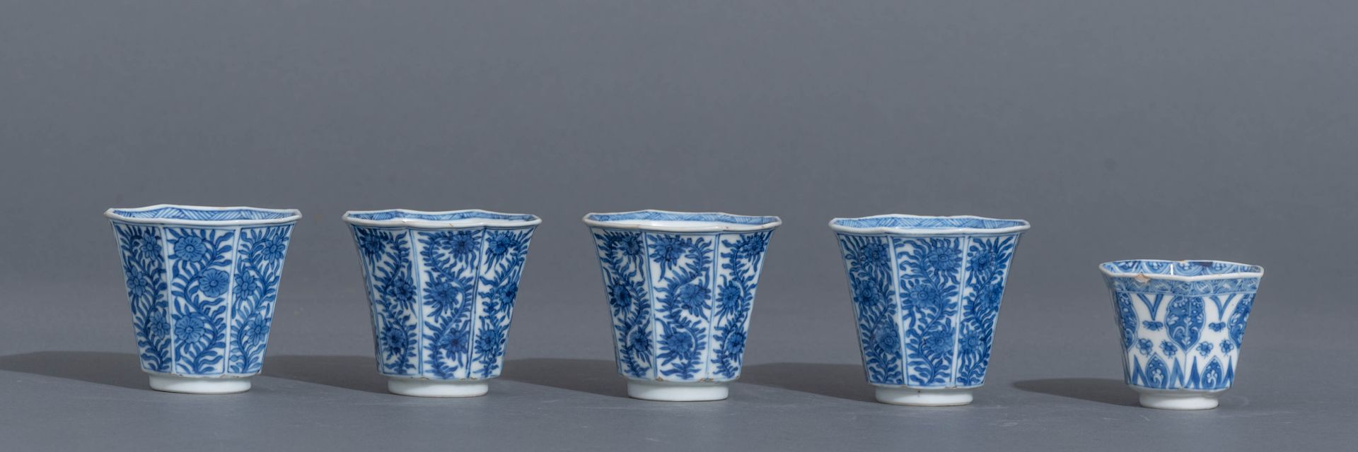 A lot of various Chinese blue and white cups and saucers - Image 3 of 11