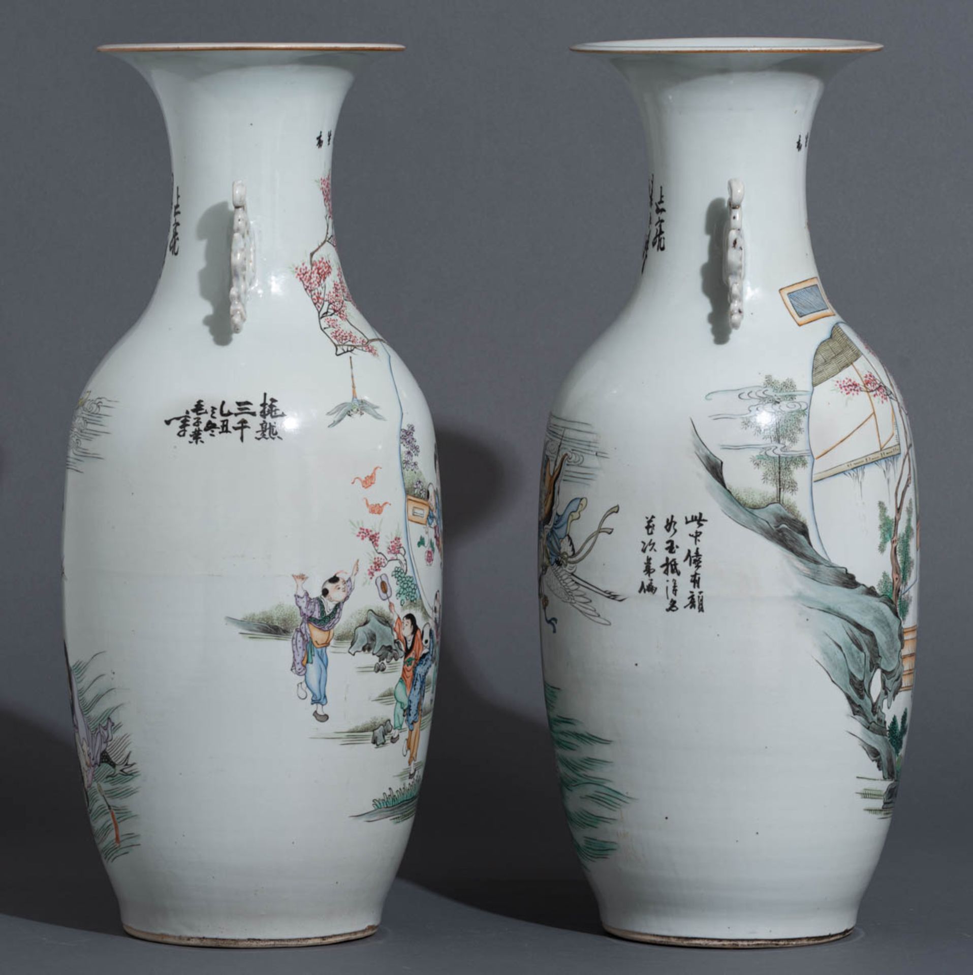 A pair of Chinese Qianjiang cai vases with double decoration - Bild 5 aus 7