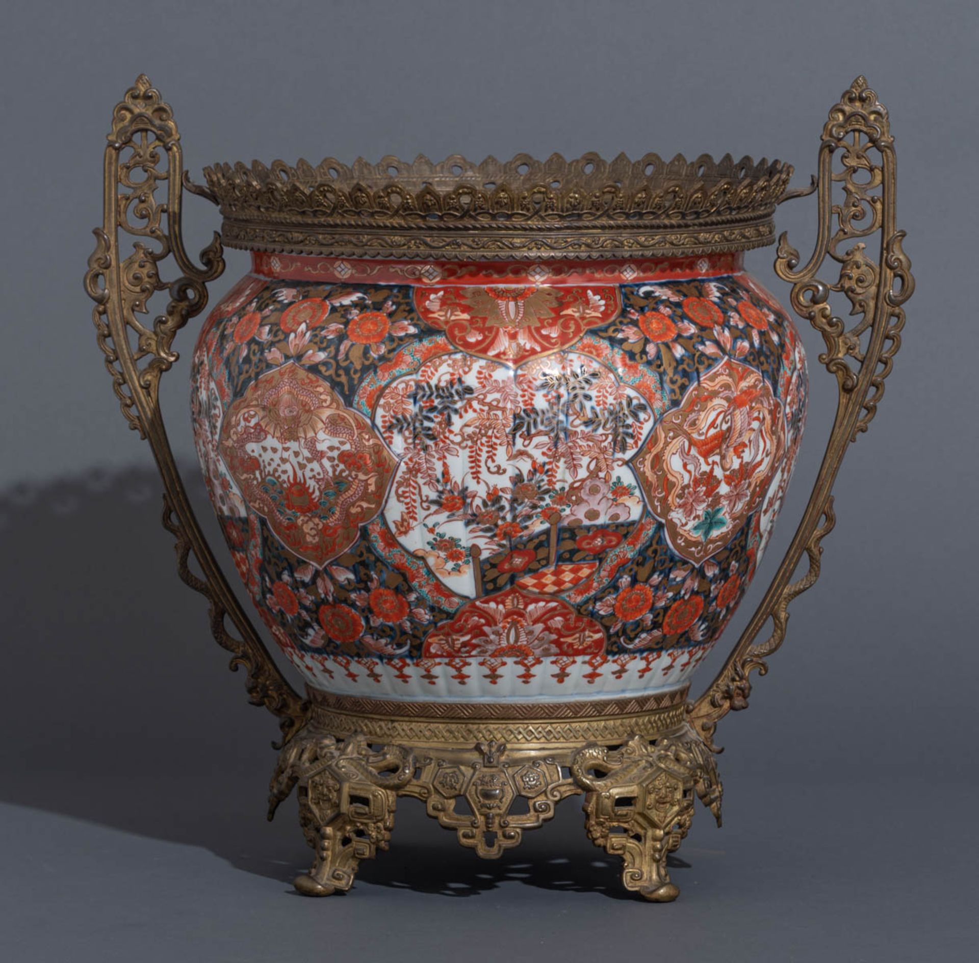 A Japanese floral decorated Imari jardinière with bronze mounts - Image 4 of 7