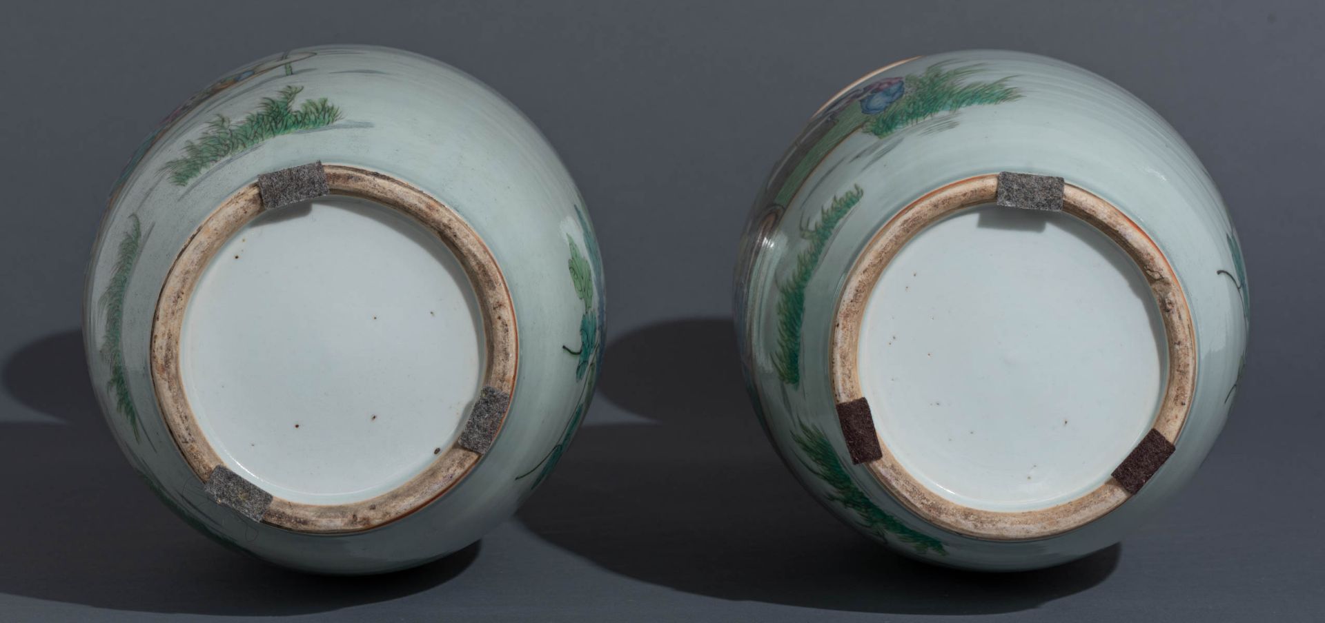 A pair of Chinese Qianjiang cai vases - Bild 7 aus 7