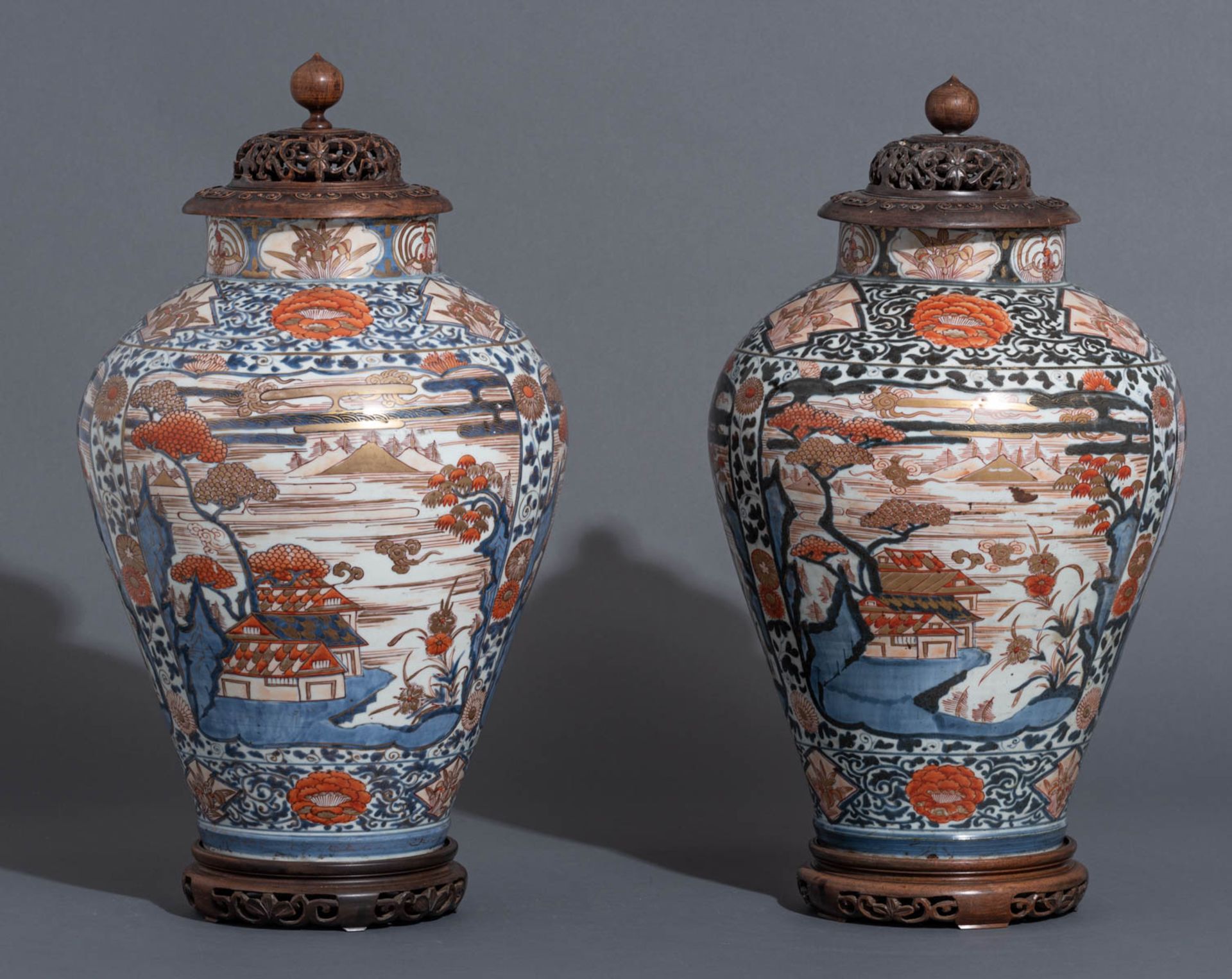 A pair of Japanese Imari covered vases - Image 2 of 8